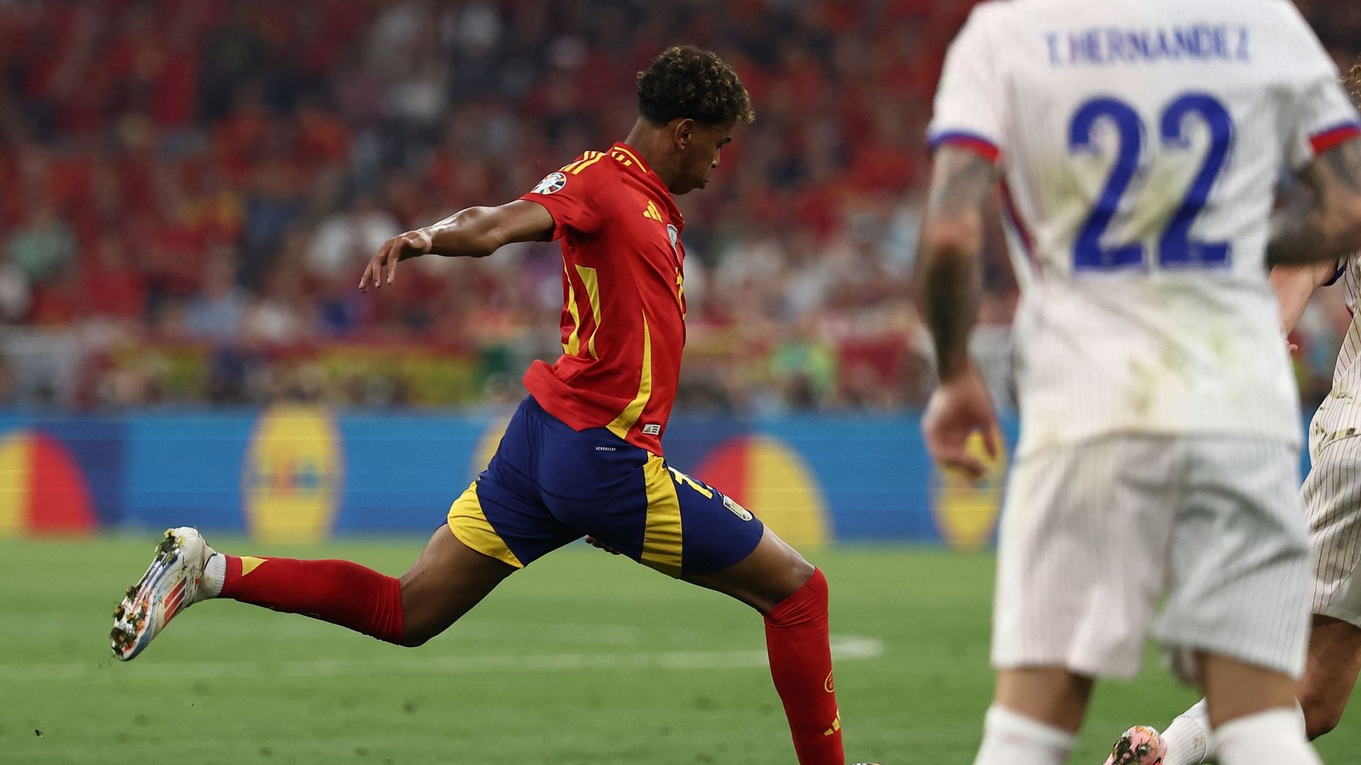 Le même but face à la France et en demi-finale d’Euro : quand Lamine