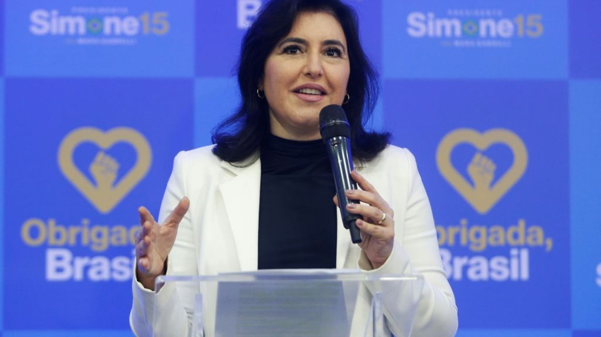 Simone Tebet, troisième score du premier tour de la présidentielle brésilienne, annonce le 5 octobre 2022 à Sao Paulo qu’elle votera pour Luiz Inacio "Lula" da Silva