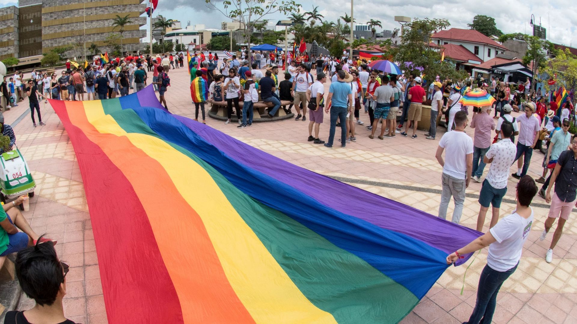 En août 2018, des manifestants plaidaient pour que le Costa Rica reconnaisse le mariage homosexuel