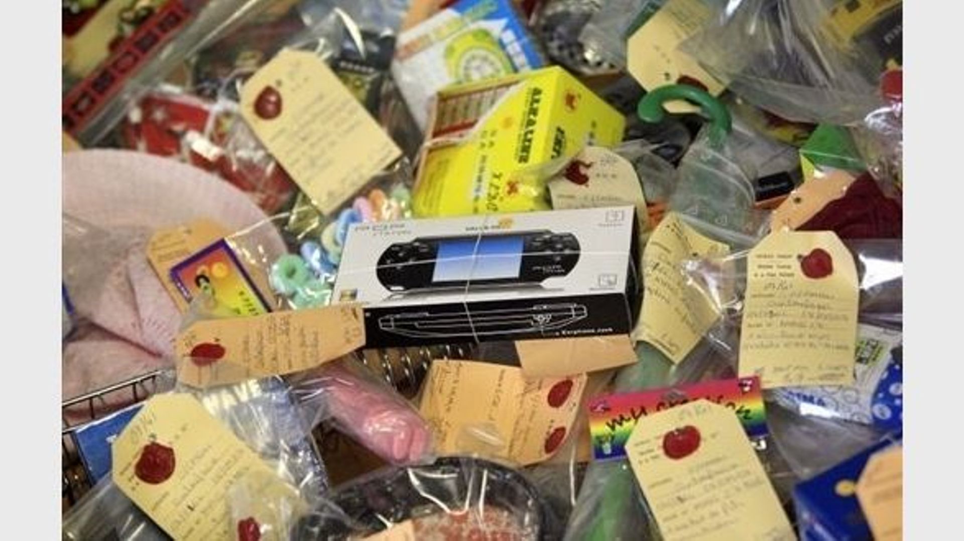 Contrefaçon sur internet: attention à l'arrivée des jouets - RTBF Actus