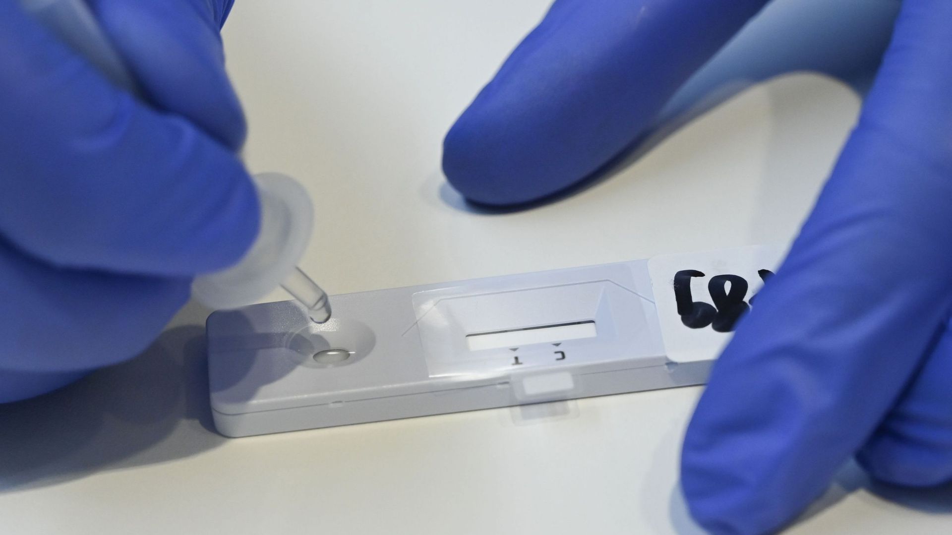 Coronavirus en Belgique: la commission Santé de la Chambre approuve le cadre légal pour les tests rapides