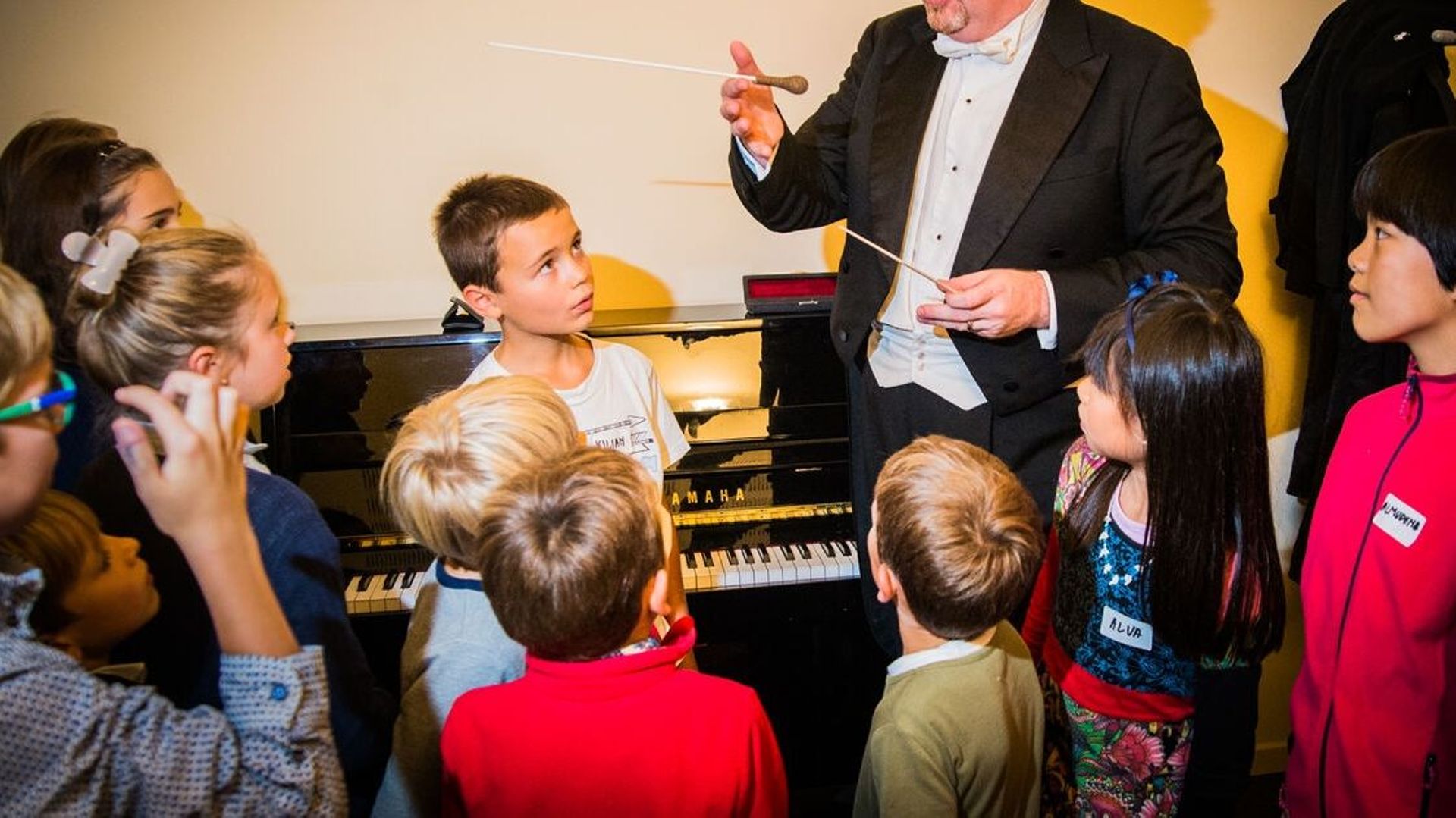 Symfomania Des Ateliers Pour Introduire Aux Enfants La Musique Quils Couteront Ensuite Au