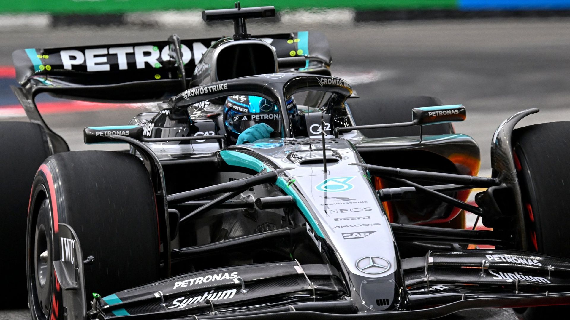Direct vidéo - F1 Singapour : bon départ de Russell, Norris déjà troisième