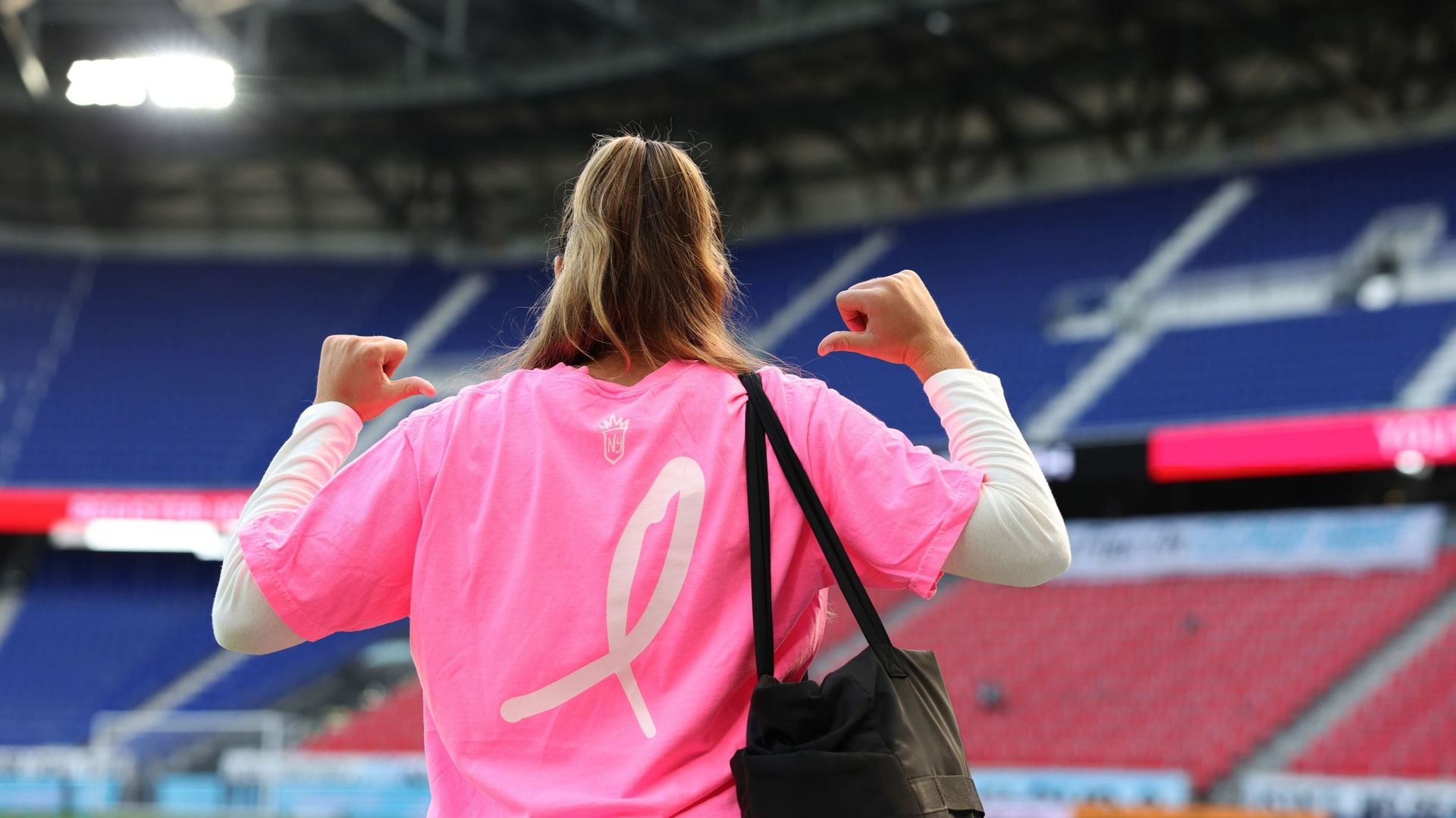 Un arbitre chilien interrompt un match pour sensibiliser au dépistage du cancer du sein