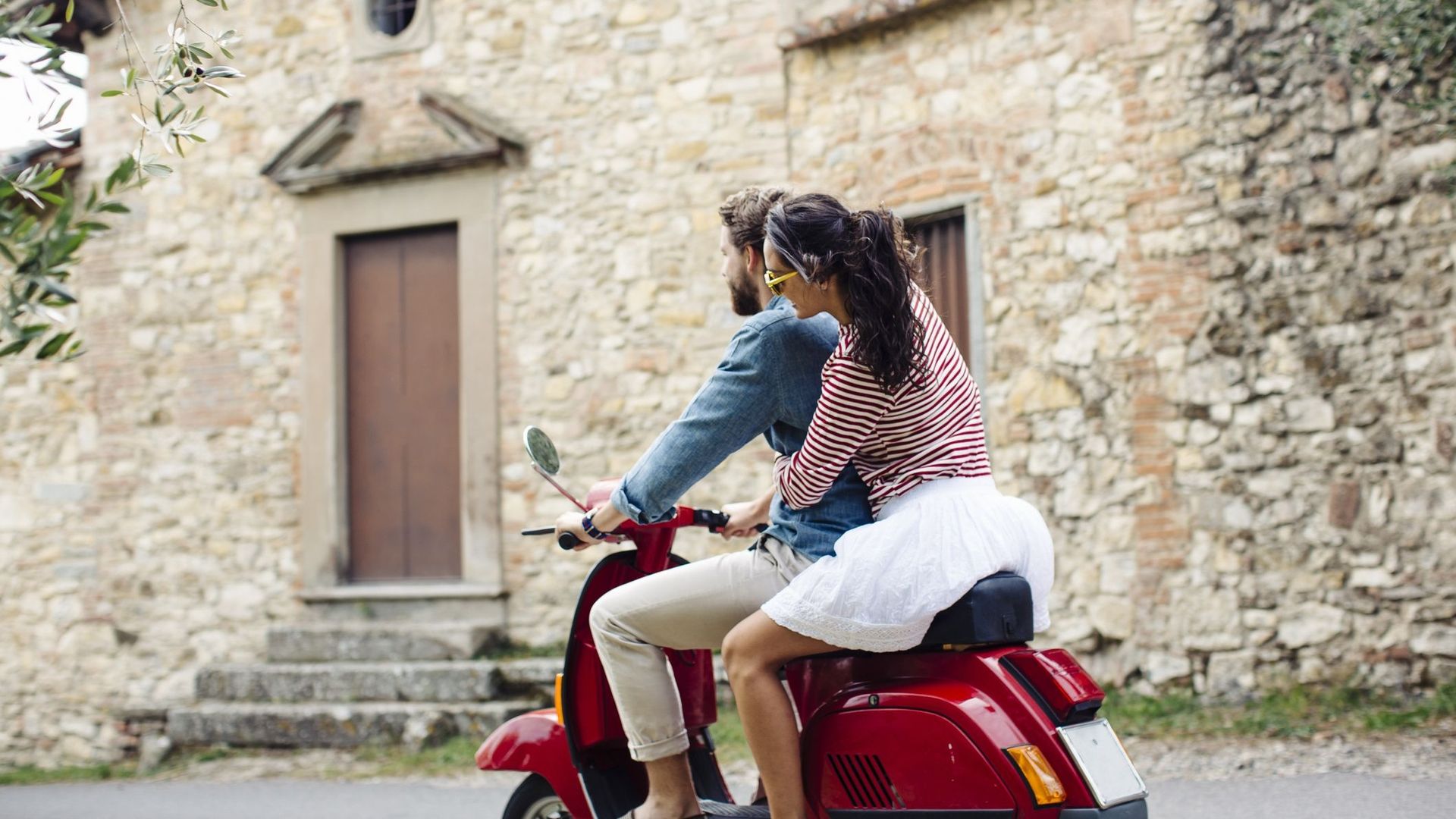 La Vespa, iconique scooter italien, fête ses 75 printemps.