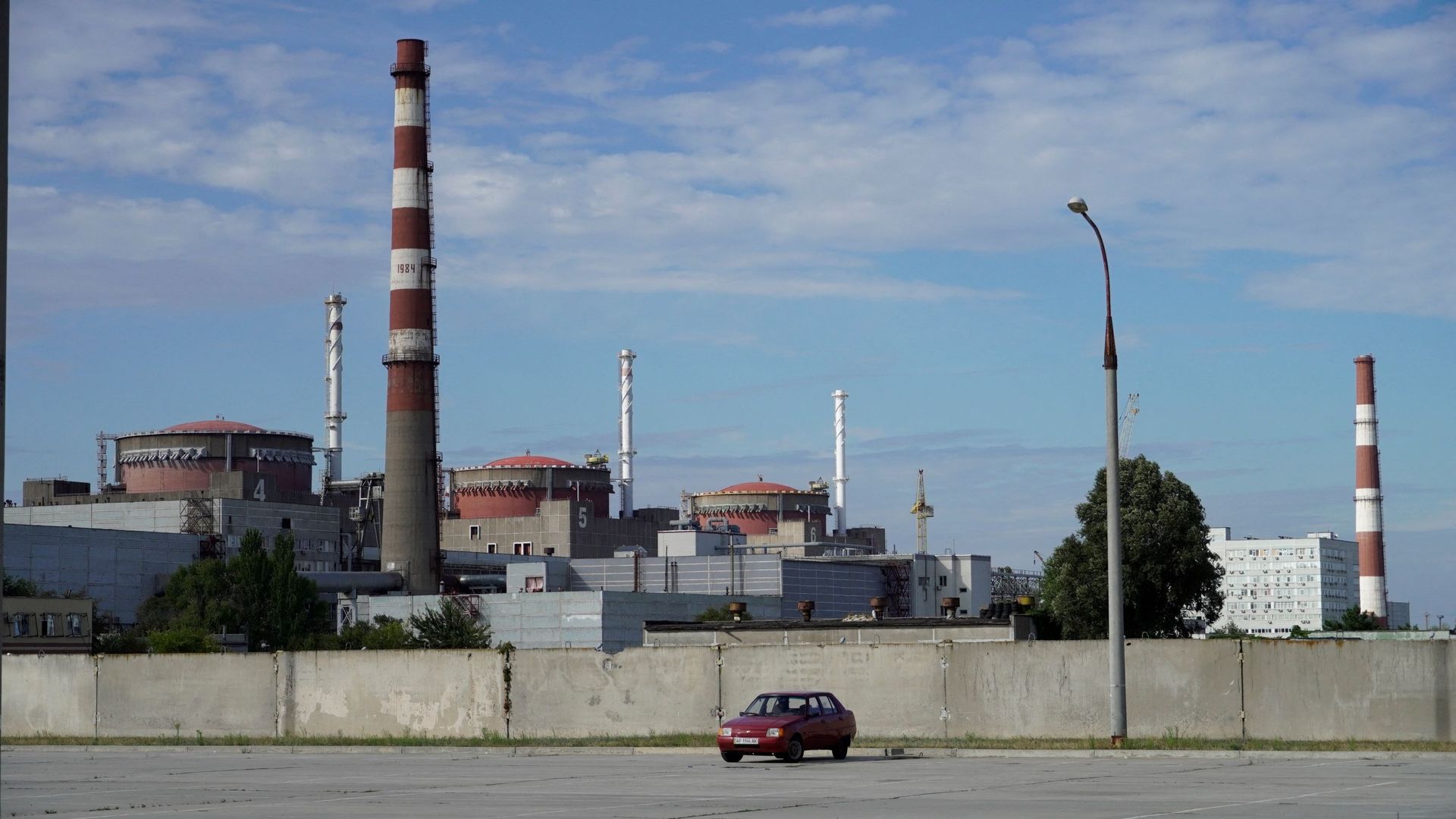 Cette photo d'archive prise le 11 septembre 2022 montre une vue générale de la centrale nucléaire de Zaporijjia à Energodar.