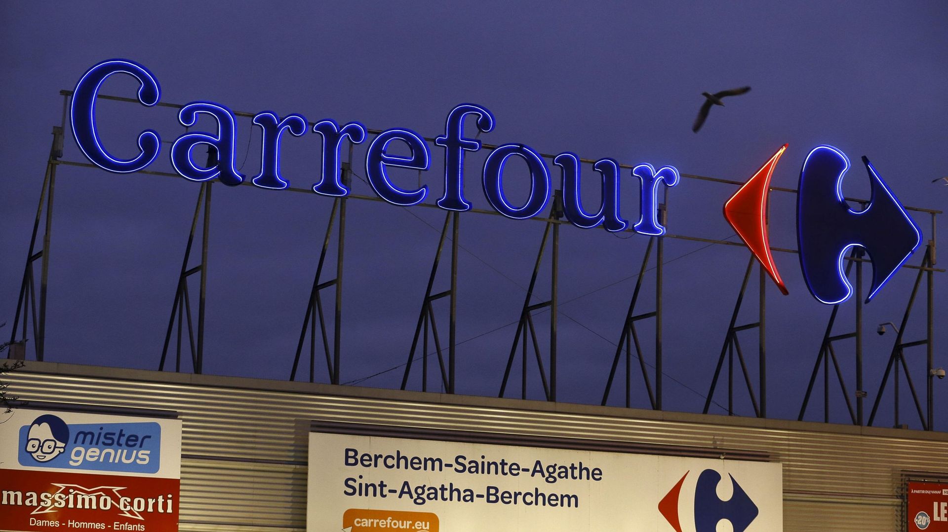 Le personnel du magasin Carrefour de Berchem-Sainte-Agathe arrête le travail ce vendredi à la suite de plusieurs agressions