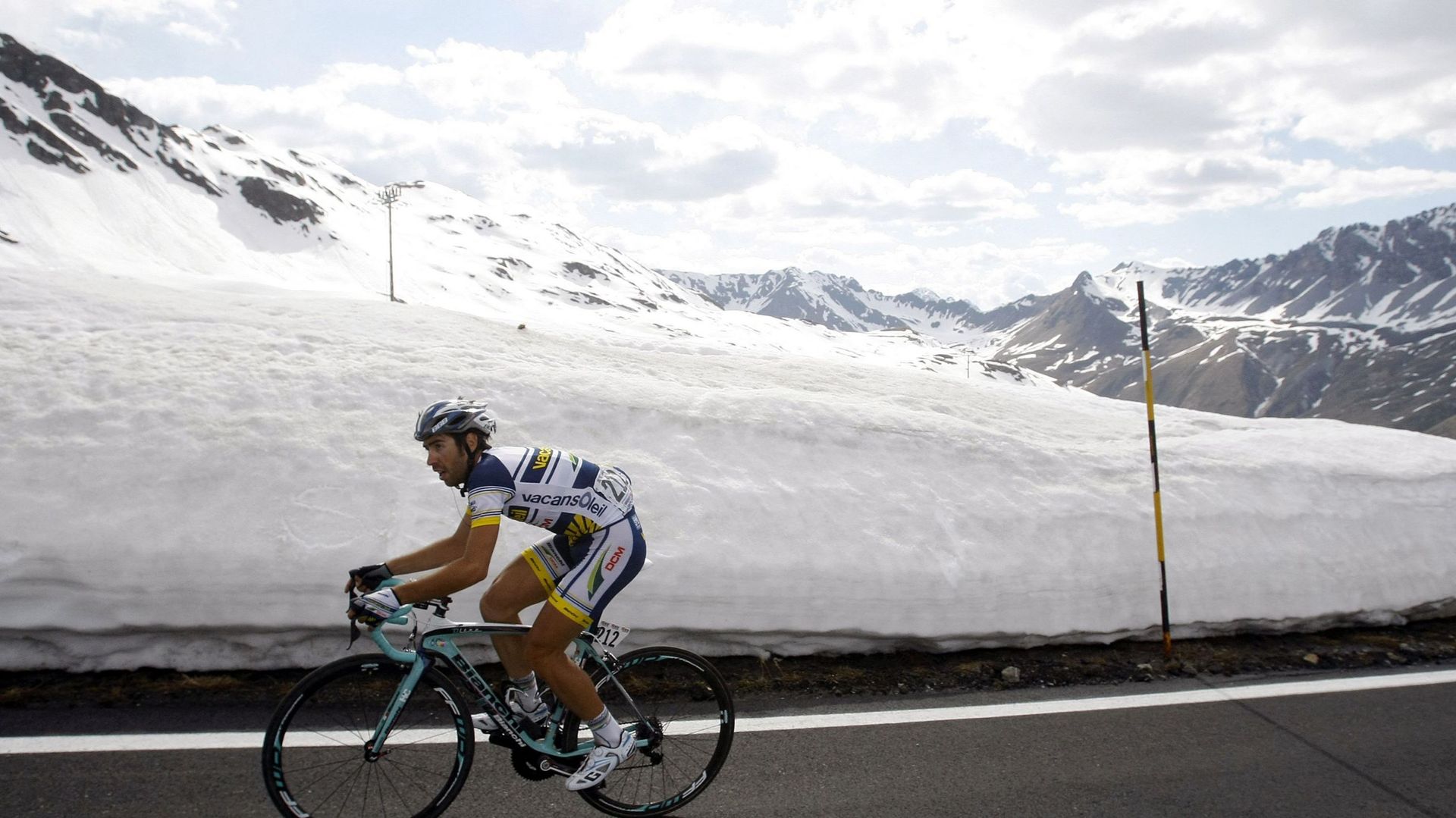 Sur les pentes enneigées du Stelvio, Thomas De Gendt s’envole vers la victoire lors de cette 20e étape du Giro 2012.