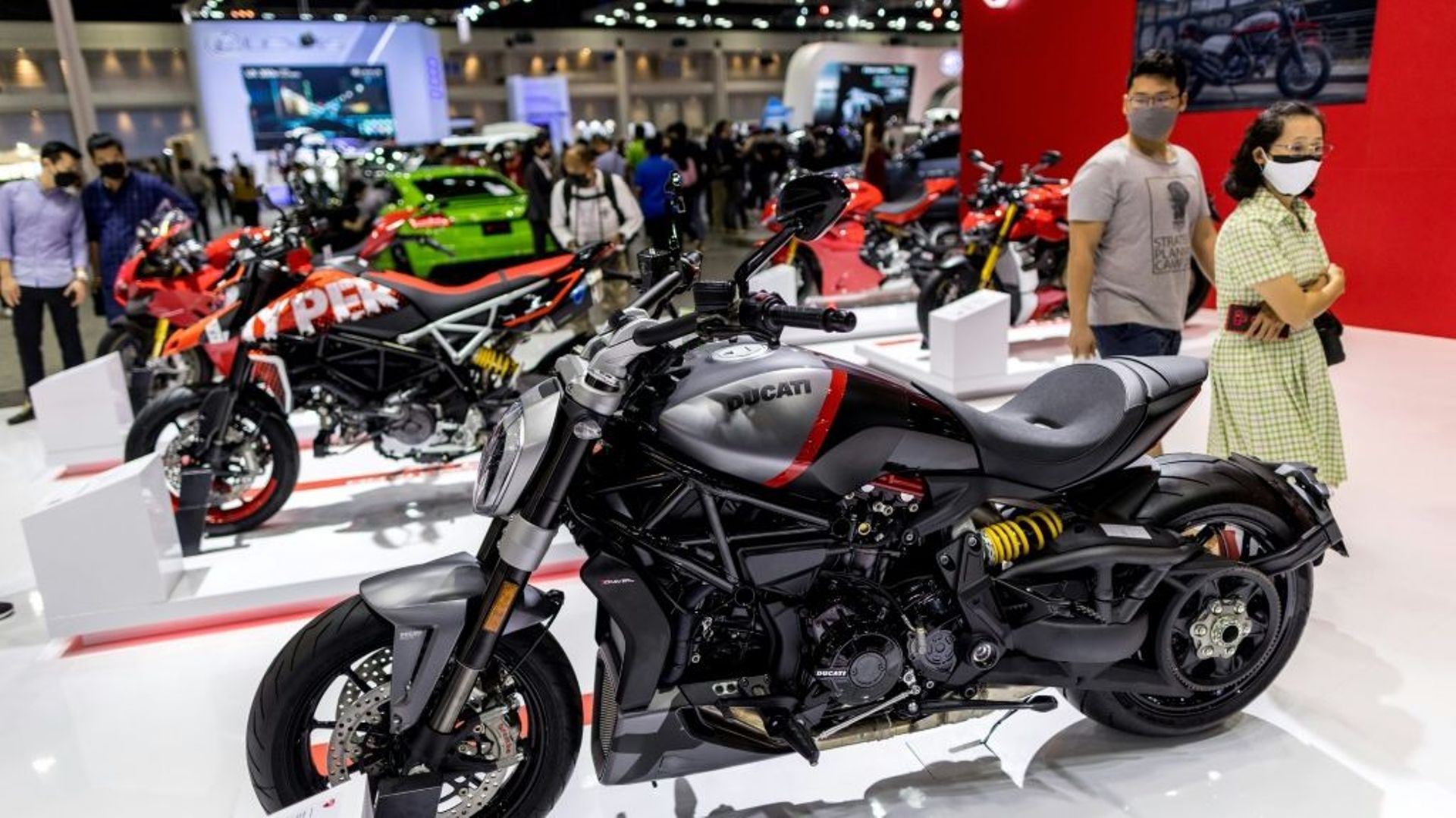 Une Ducati XDiavel Black Star présentée au Thailand International Motor Expo à Bangkok le 2 décembre 2021