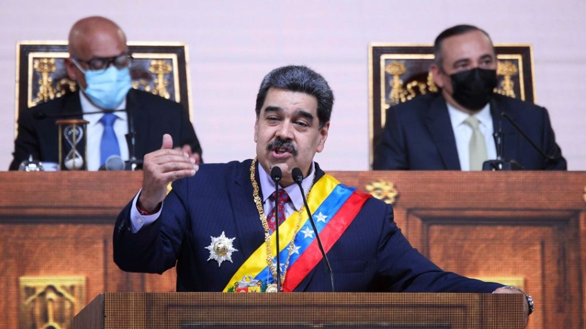 Le président du Venezuela Maduro tient un discours devant l'Assemblée nationale à Caracas le 15 janvier 2022