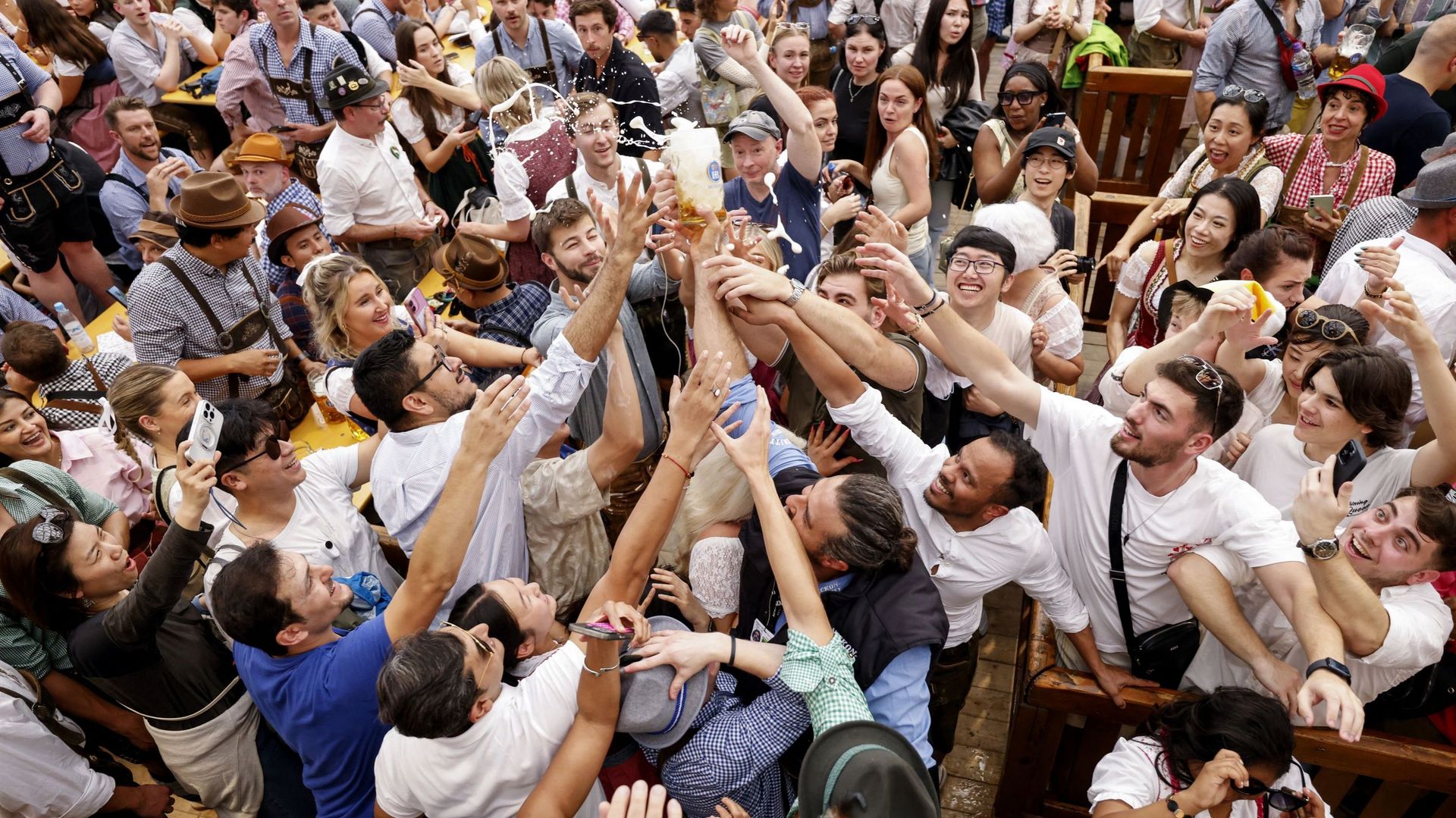 Lancement de la 190e édition de l’Oktoberfest à Munich : une tradition née en 1810 qui attire des millions de visiteurs