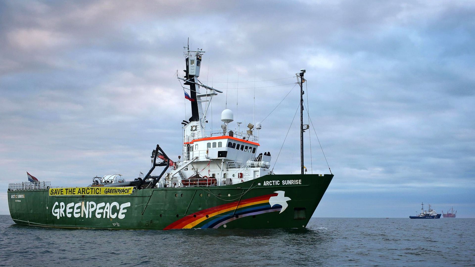 La Russie a placé les huit autres membres de l'équipage de l'Arctic Sunrise de Greenpeace en détention