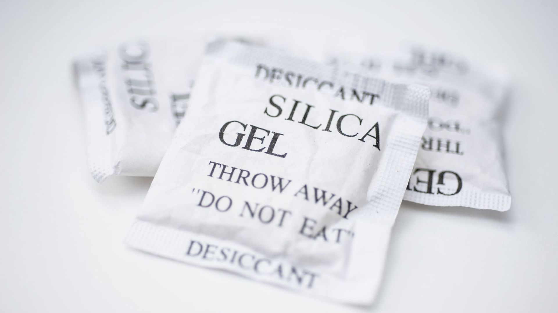 Ne jetez plus les sachets de gel de silice, ils peuvent être utiles 