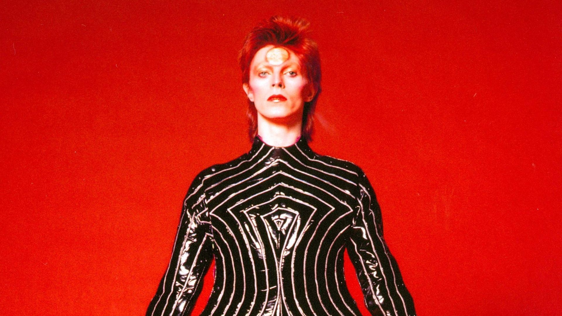 Le programme s'ouvrira à la Philharmonie de Paris avec une exposition David Bowie