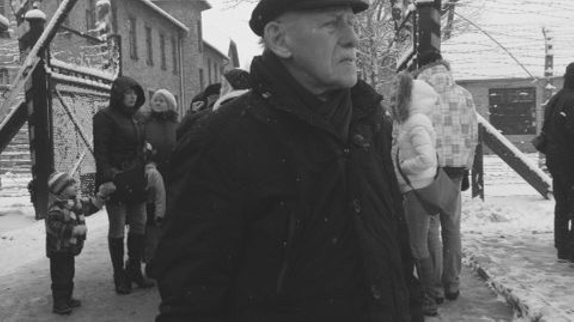 Des Portraits De D port s D Auschwitz Rappellent L enfer Des Camps 
