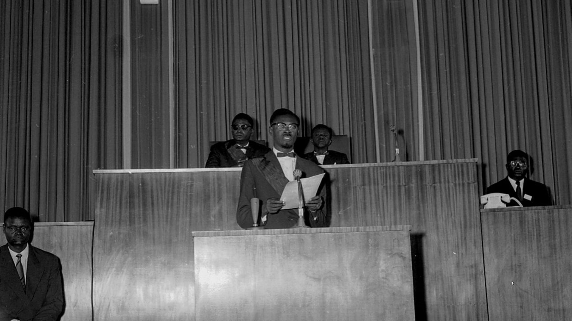 Patrice Emery Lumumba, le 30 juin 1960 à Léopoldville, au Congo, lors de son discours à l'occasion de la proclamation de l'Indépendance de son pays. 