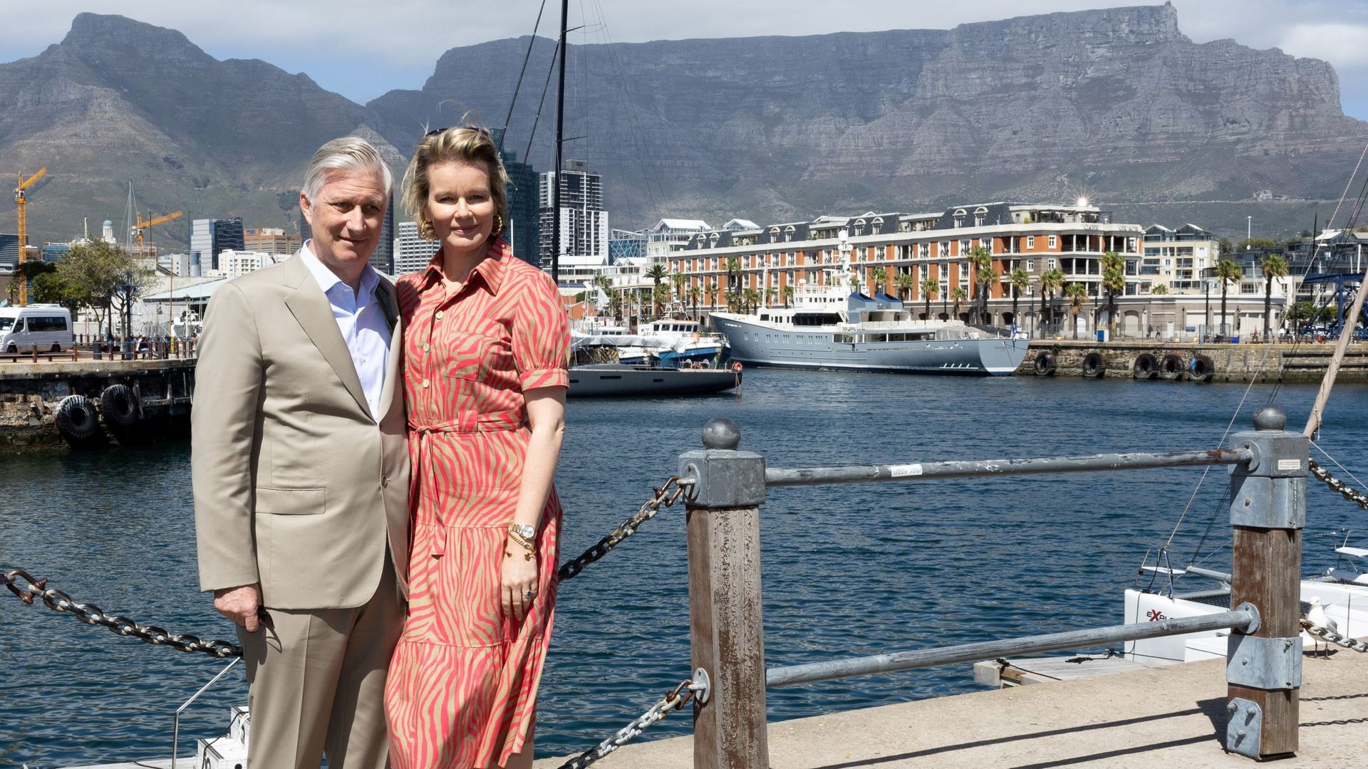 Le couple royal pose devant la Table Mountain