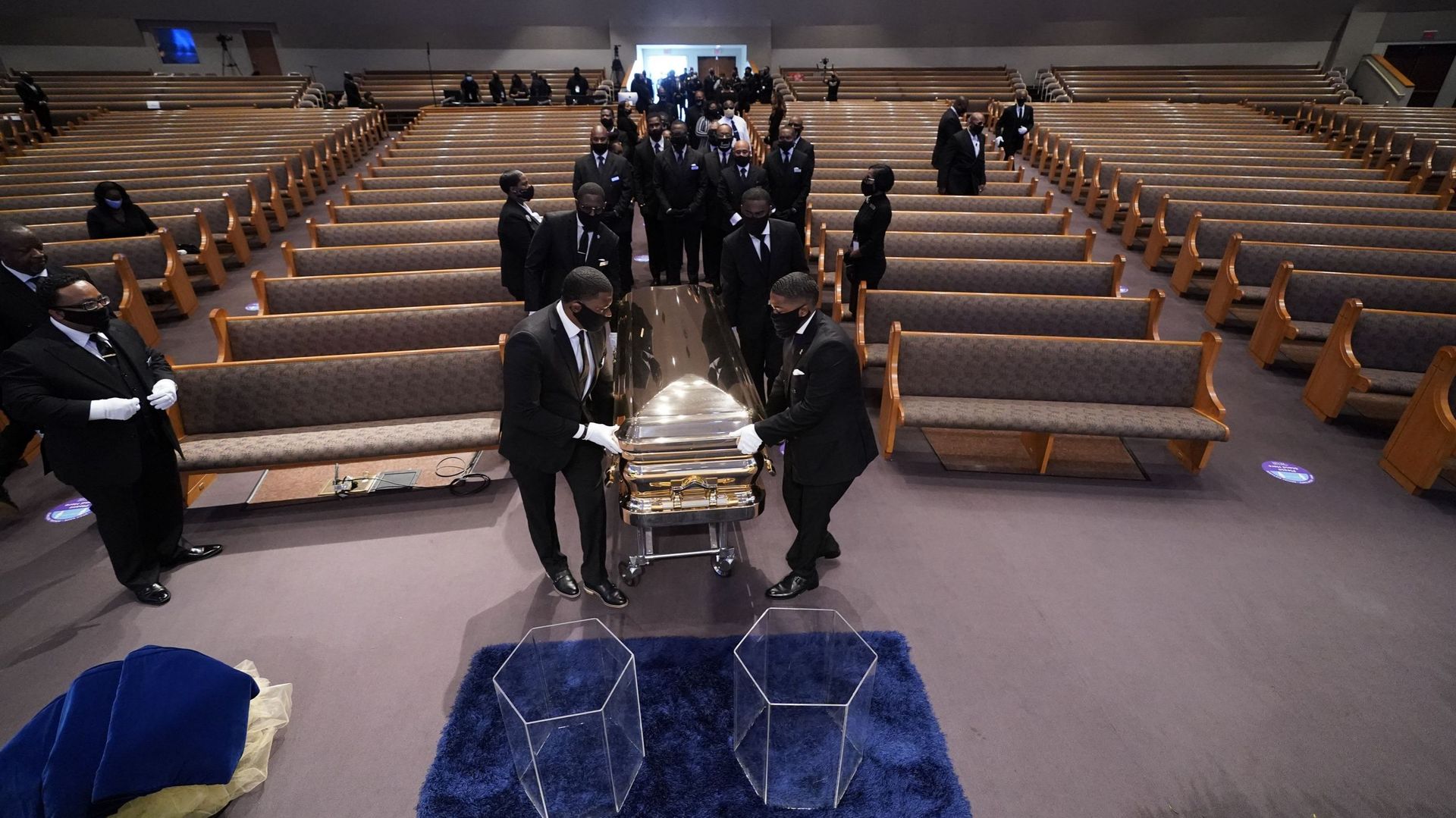 L'Amérique enterre George Floyd, érigé en martyr des violences policières et racistes 