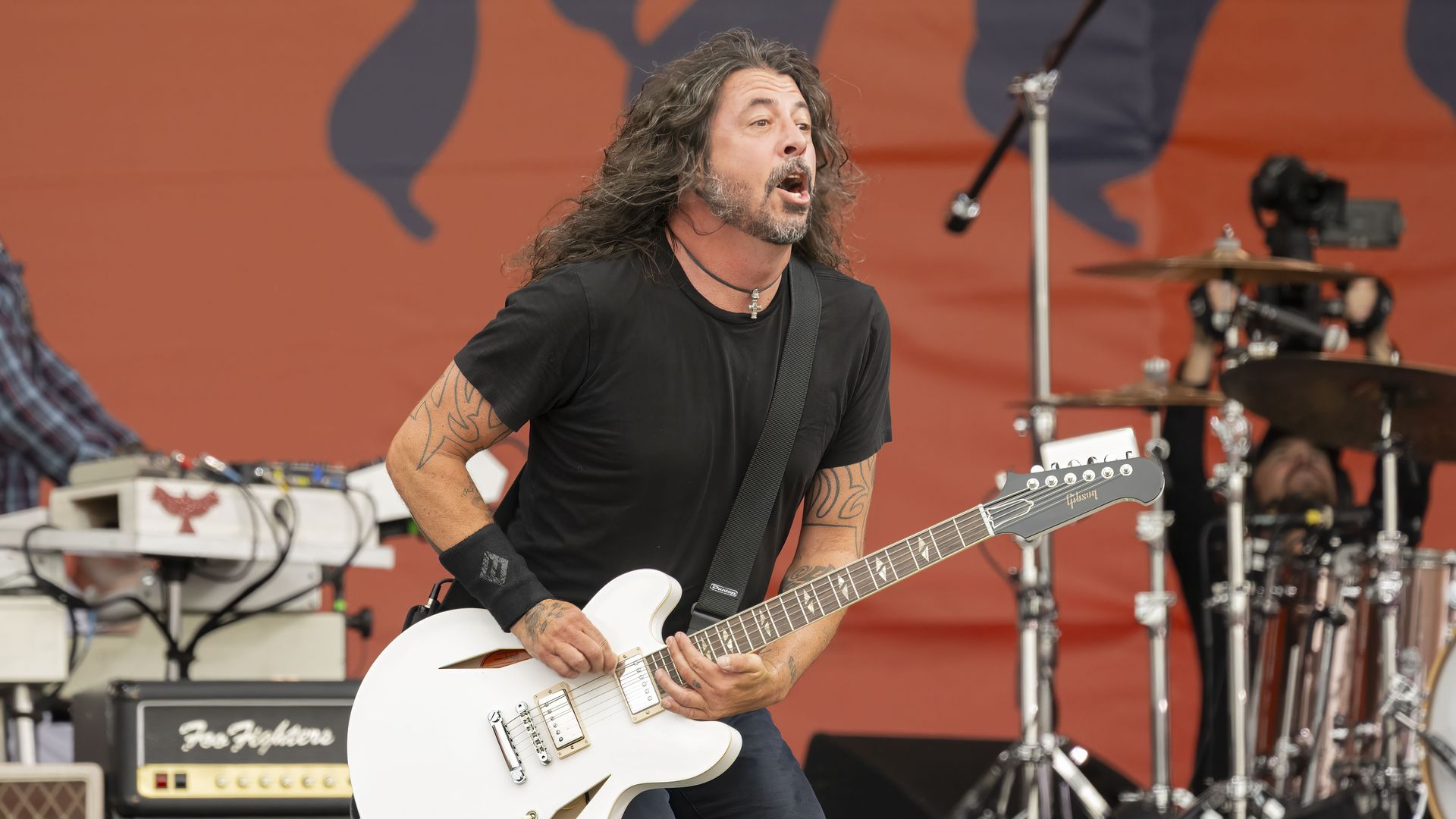 Les Foo Fighters dévoilent un nouveau single "Asking For A Friend" et annoncent une tournée des stades en 2026