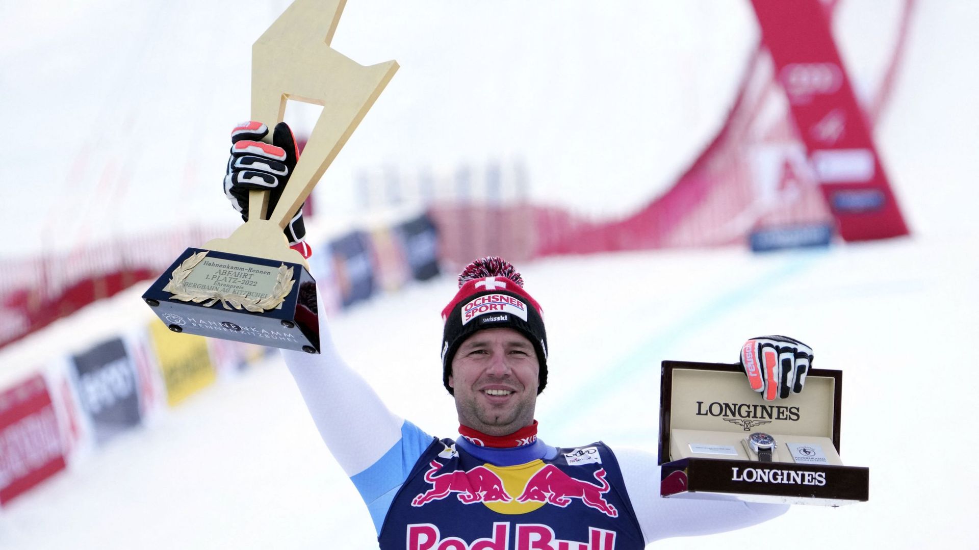 Le Suisse Beat Feuz gagne pour la troisième fois la mythique descente de Kitzbühel