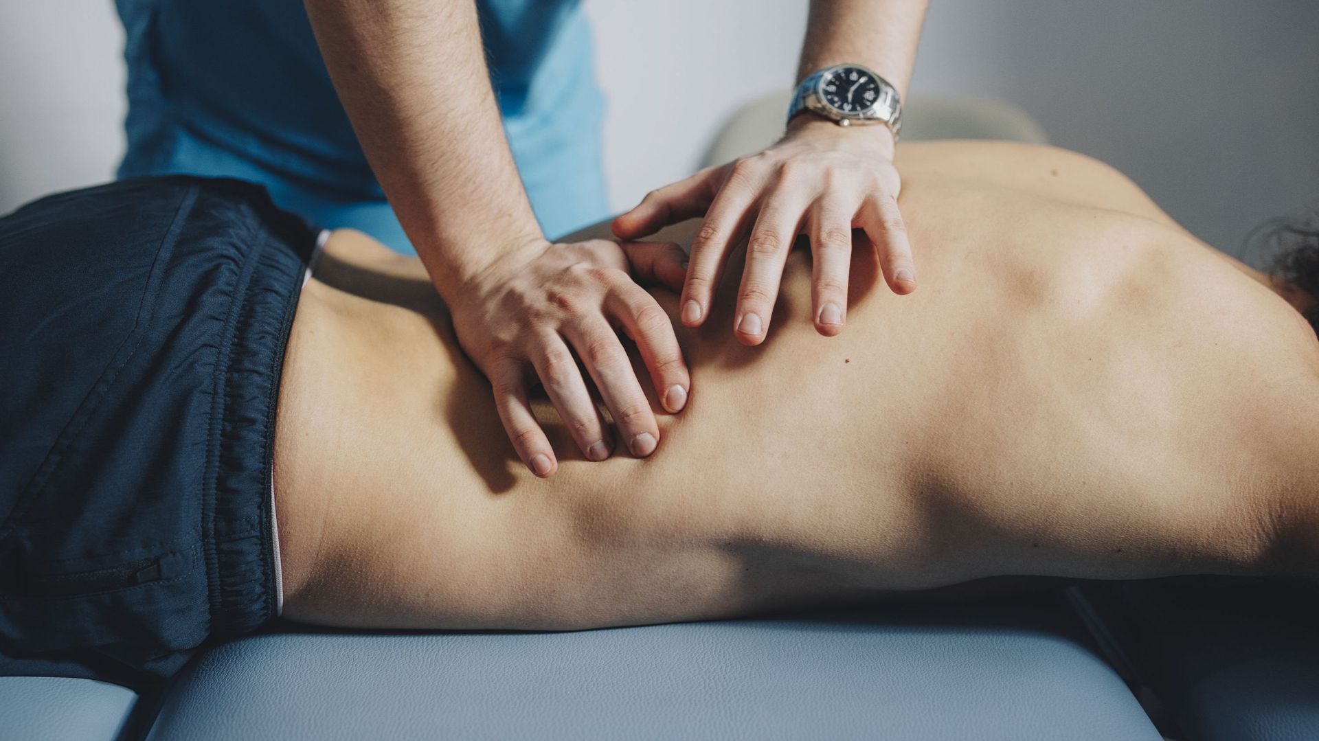 Trois exercices de stretching pour améliorer sa souplesse - RTBF Actus