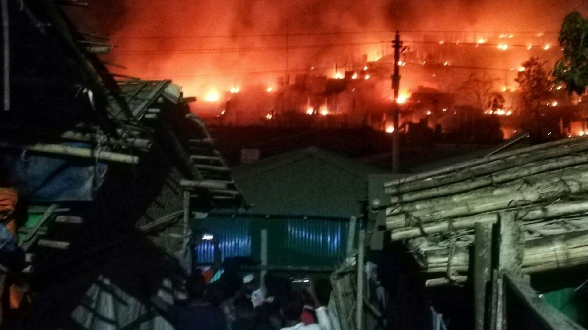 Incendie dans un camp de réfugiés rohingyas au Bangladesh, le 9 janvier 2022