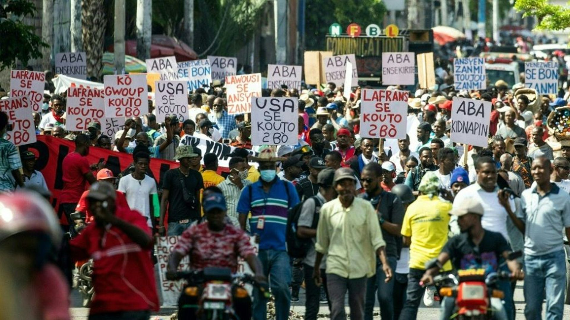 Des Haïtiens manifestent contre l'insécurité à Port-au-Prince, le 29 mars 2022