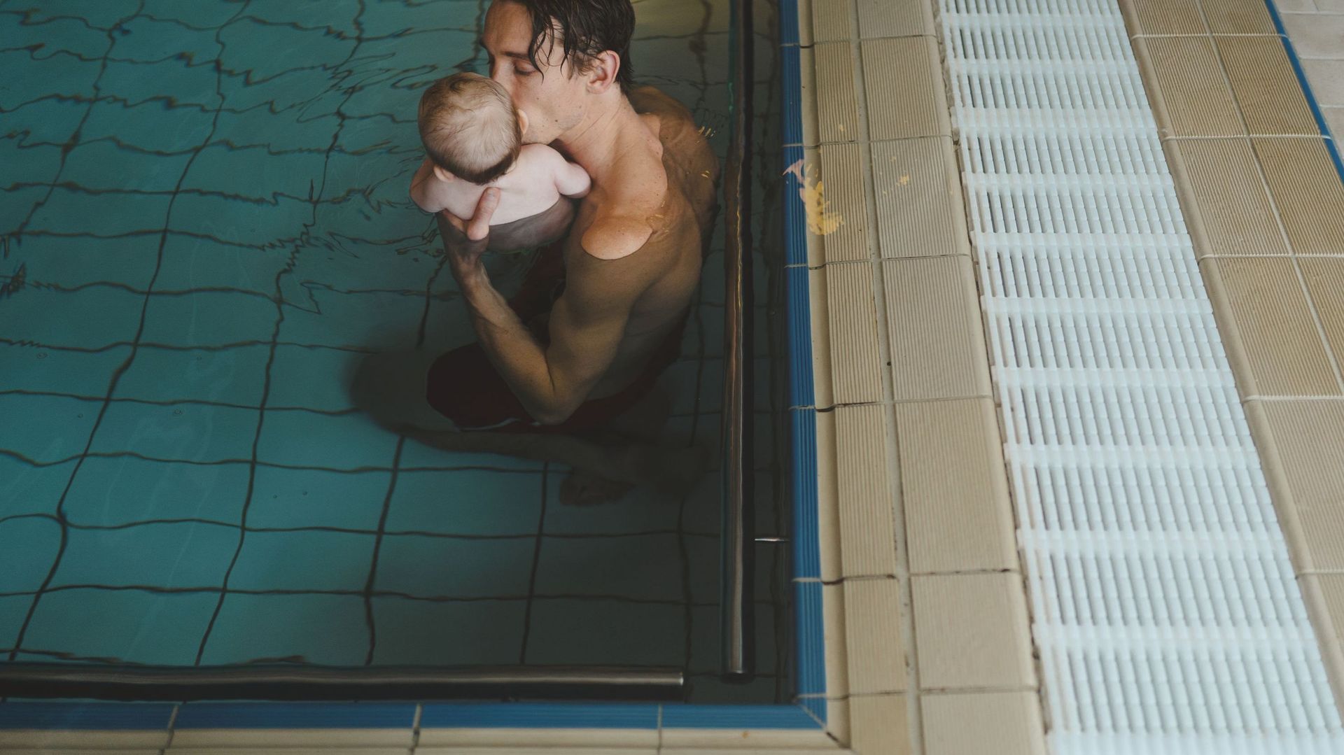 #Investigation : en Suède, on s’inquiète de la qualité de l’air des piscines bien plus qu’en Belgique - RTBF Actus