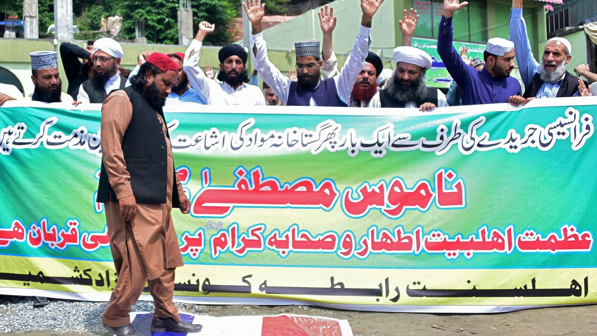 premiere-manifestation-au-pakistan-contre-la-une-de-charlie-hebdo