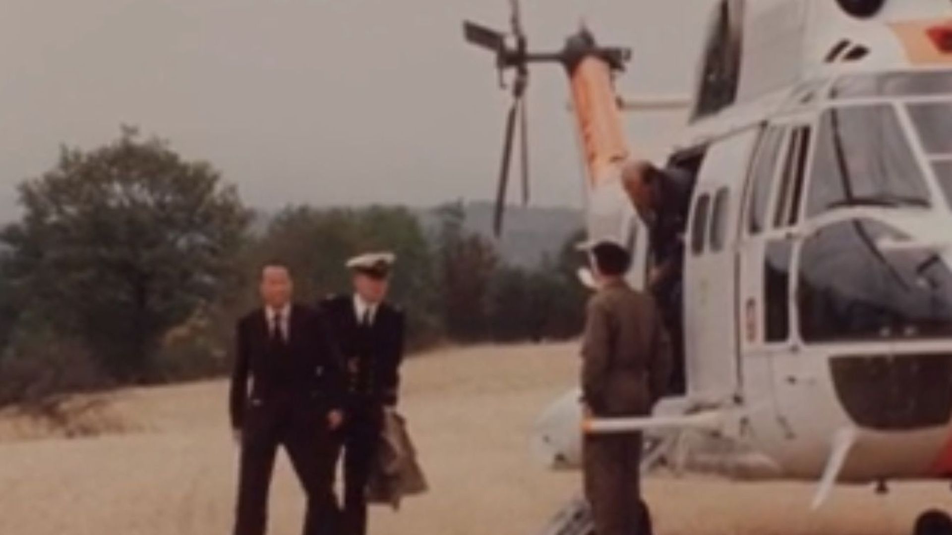 Le Roi débarque en Famenne pour constater les dégâts le 14 juillet 1976