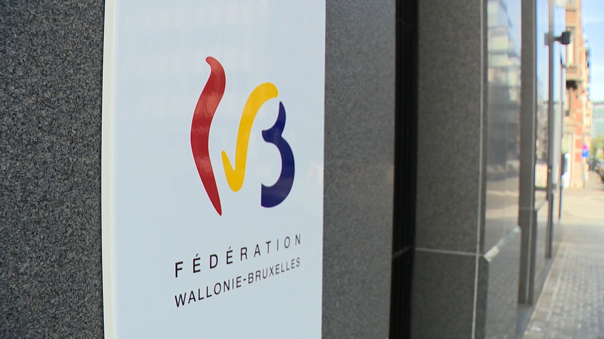 Des experts proposent des économies en Fédération Wallonie-Bruxelles : accueil glacial sur le terrain
