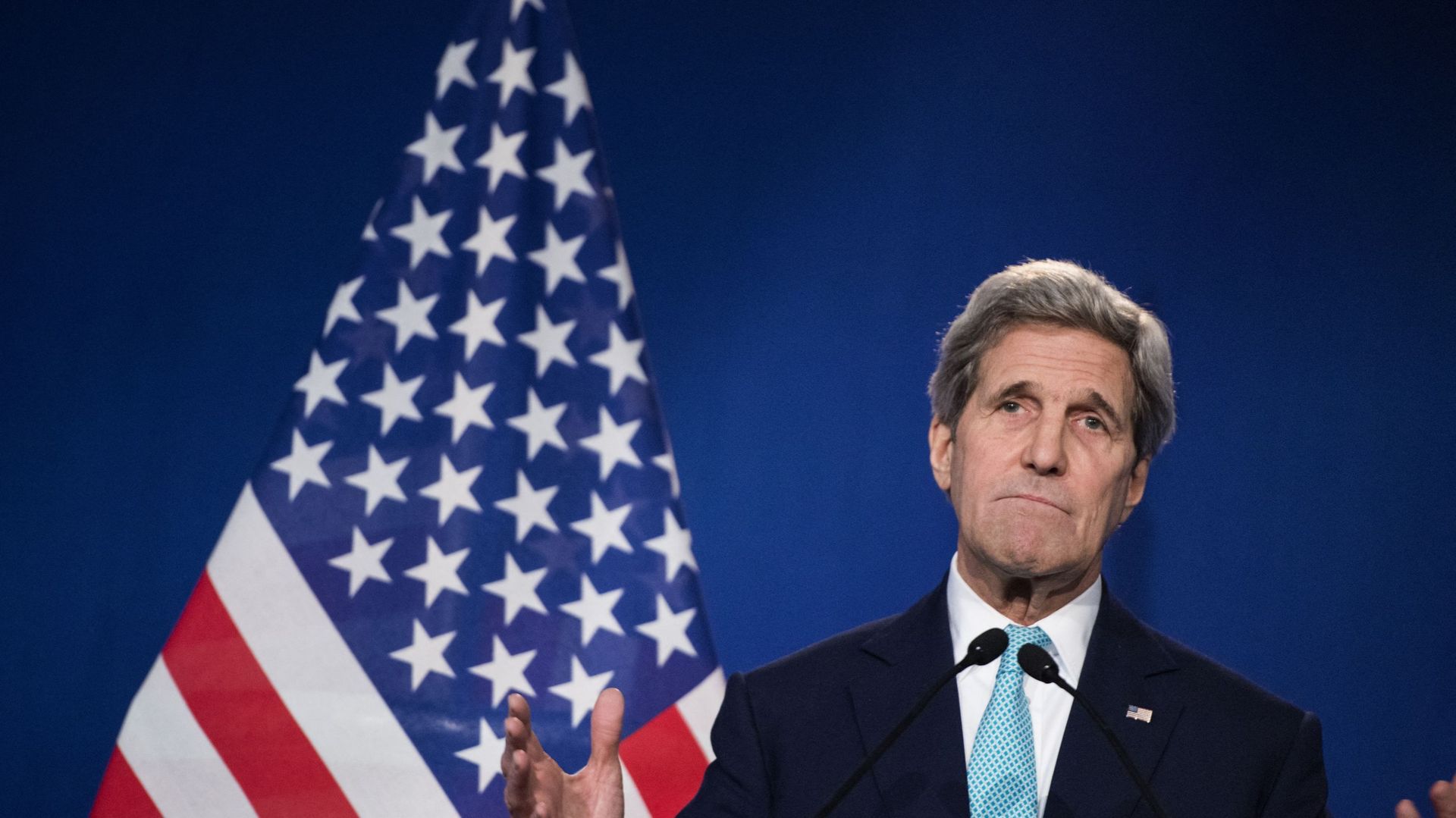 Le secrétaire d'État américain John Kerry s'adresse à la presse à l'École polytechnique fédérale de Lausanne après la fin des négociations sur le programme nucléaire iranien, le 2 avril 2015 à Lausanne.