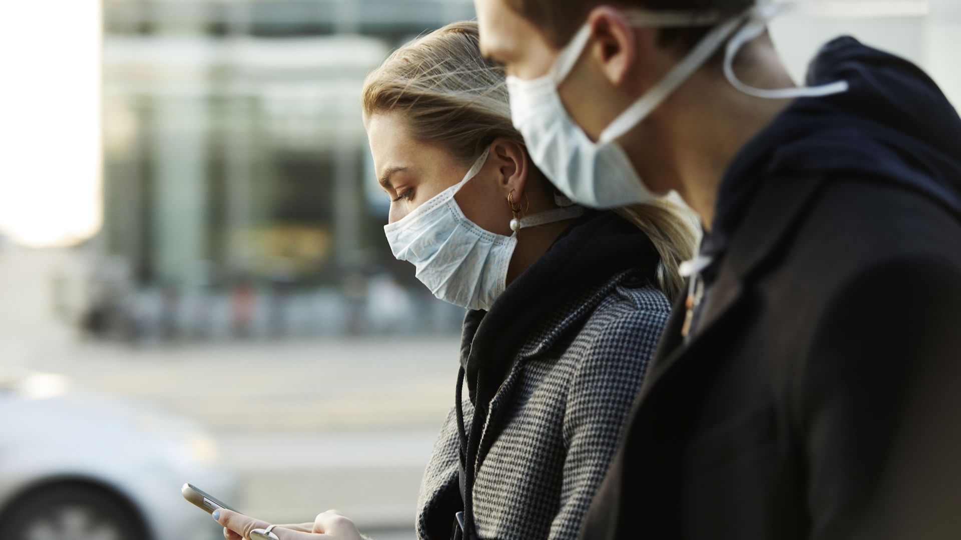 Génétique, immunité, groupe sanguin : pourquoi certaines personnes ne contractent pas le coronavirus même en y étant exposés ?