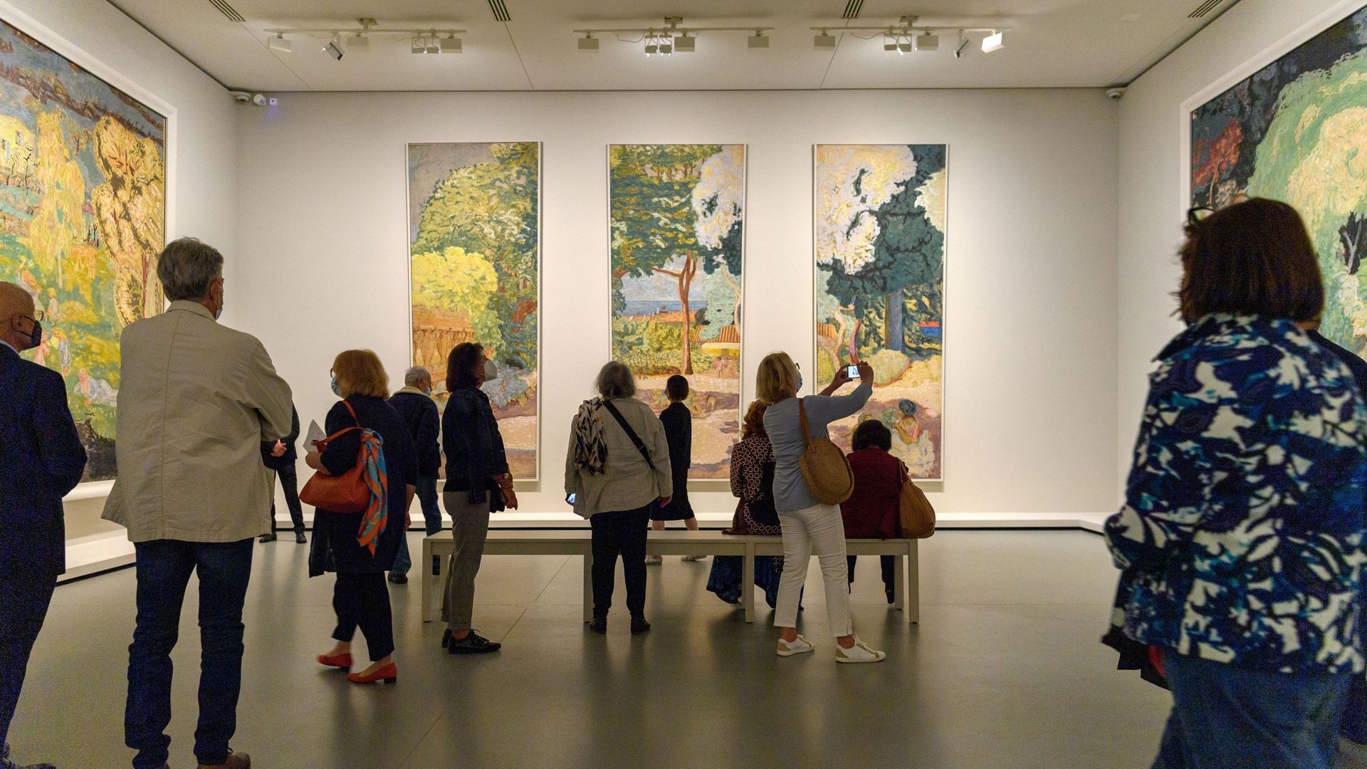 Une vue de la "Salle Triptyque de Pierre Bonnard" à la Fondation Louis Vuitton dans le cadre de l’exposition de la Collection MOROZOV le 23 septembre 2021 à Paris, France.