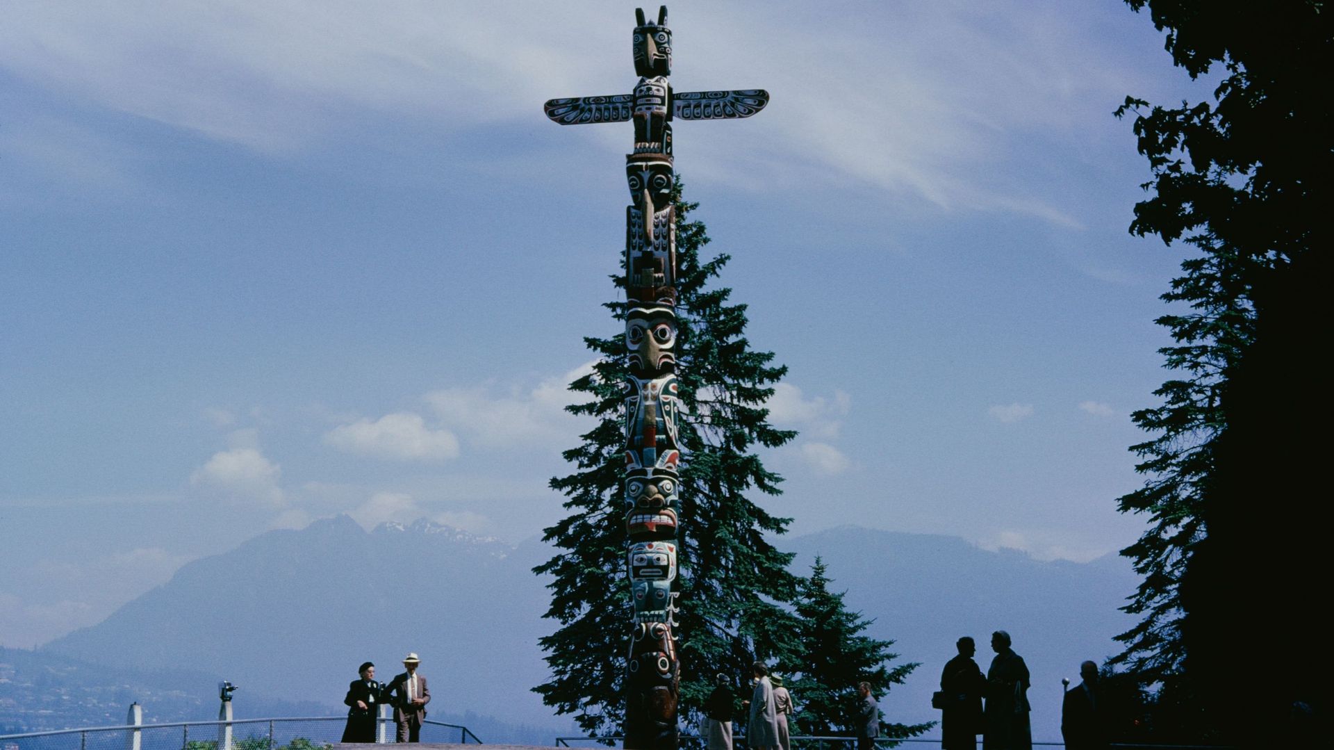 Le totem à Prospect Point dans le parc Stanley à Vancouver (Colombie britannique)