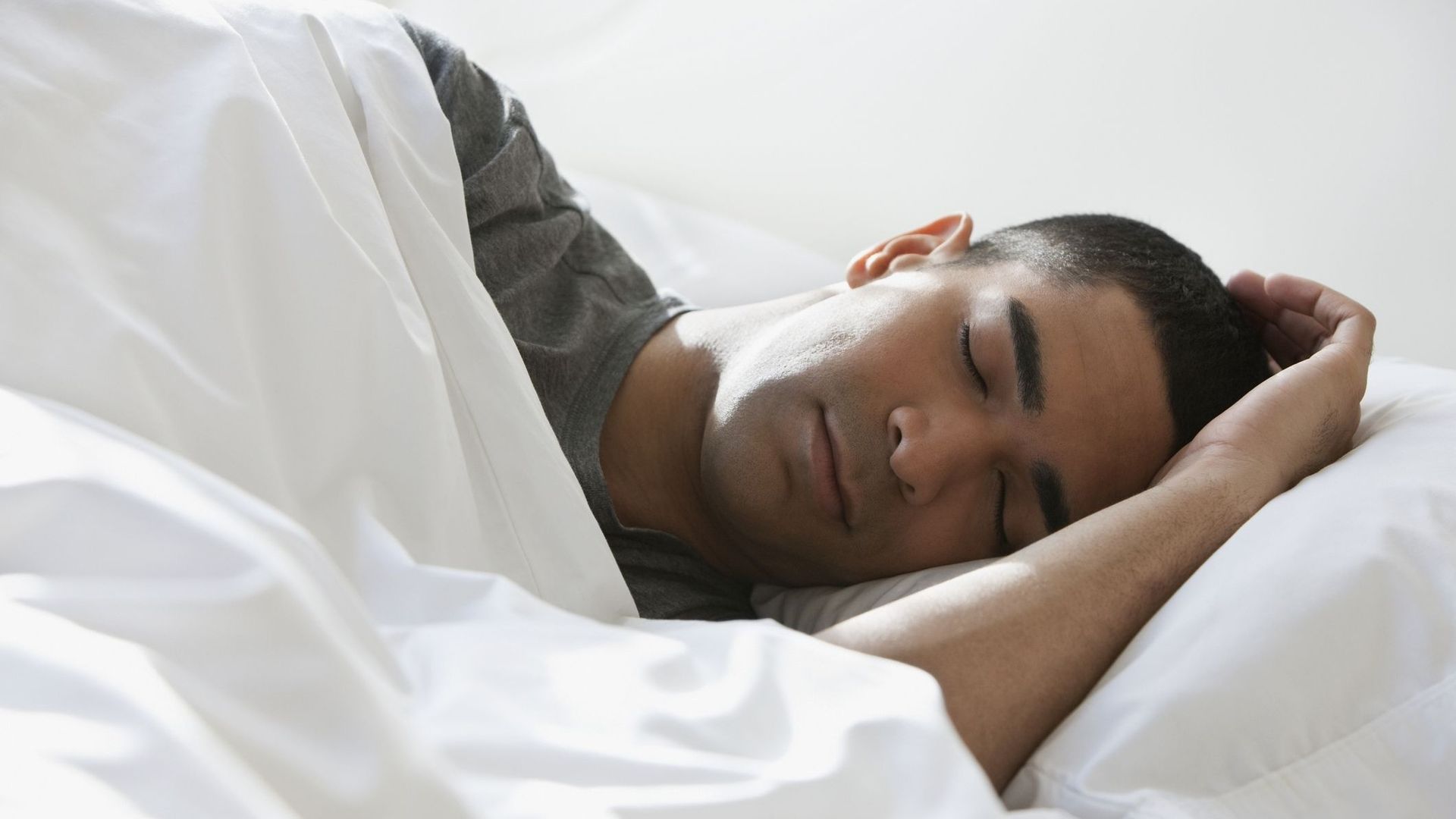 Journée du sommeil : cinq astuces simples pour mieux dormir.