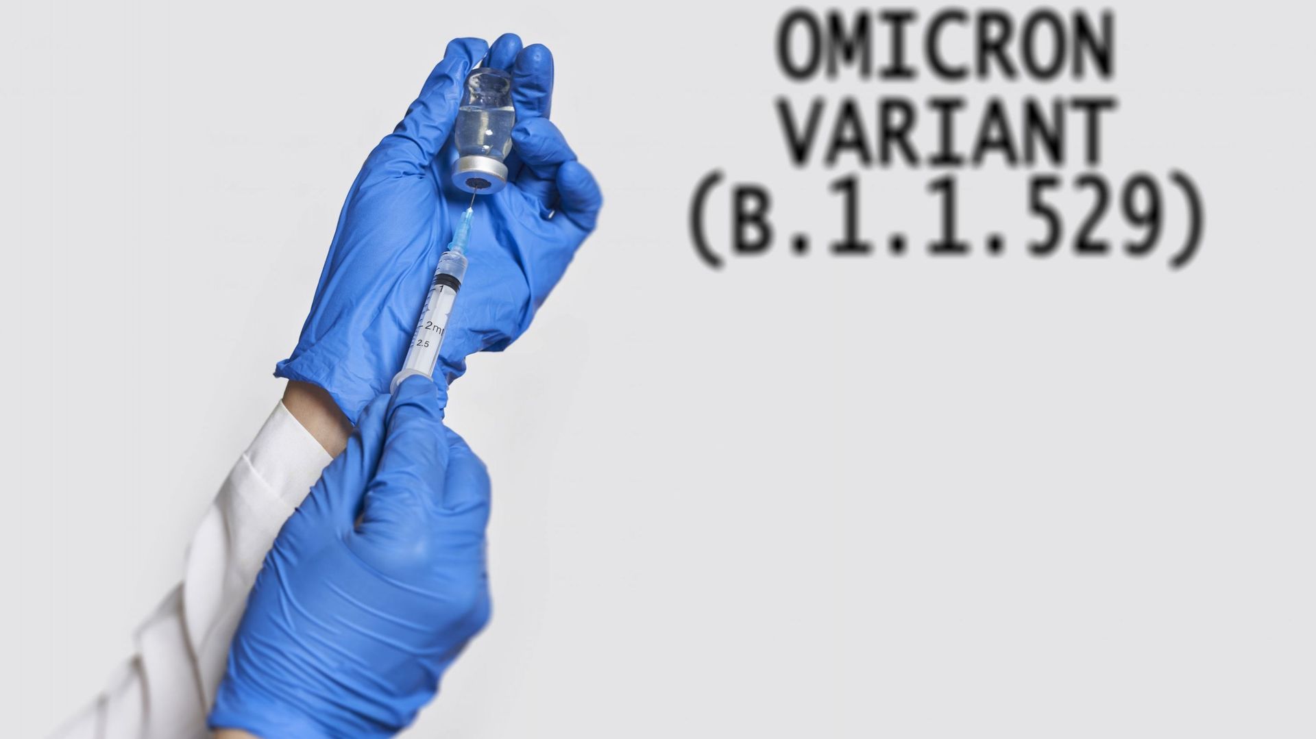 Coronavirus: le variant Omicron se propage à un rythme inédit, selon l'OMS