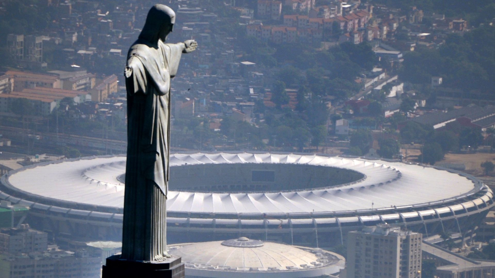Des tweets pour illuminer le Christ Rédempteur de Rio