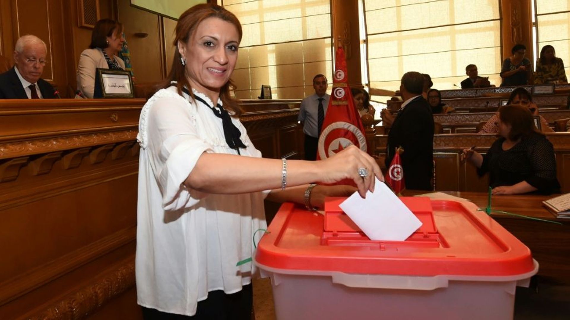 une-candidate-d-ennahdha-elue-premiere-femme-maire-de-tunis