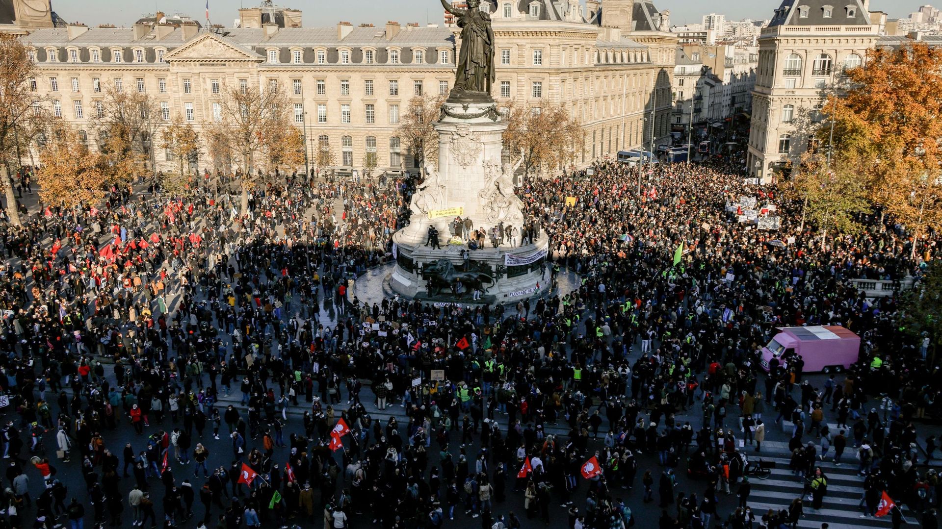 A Paris des milliers de personnes mobilisées