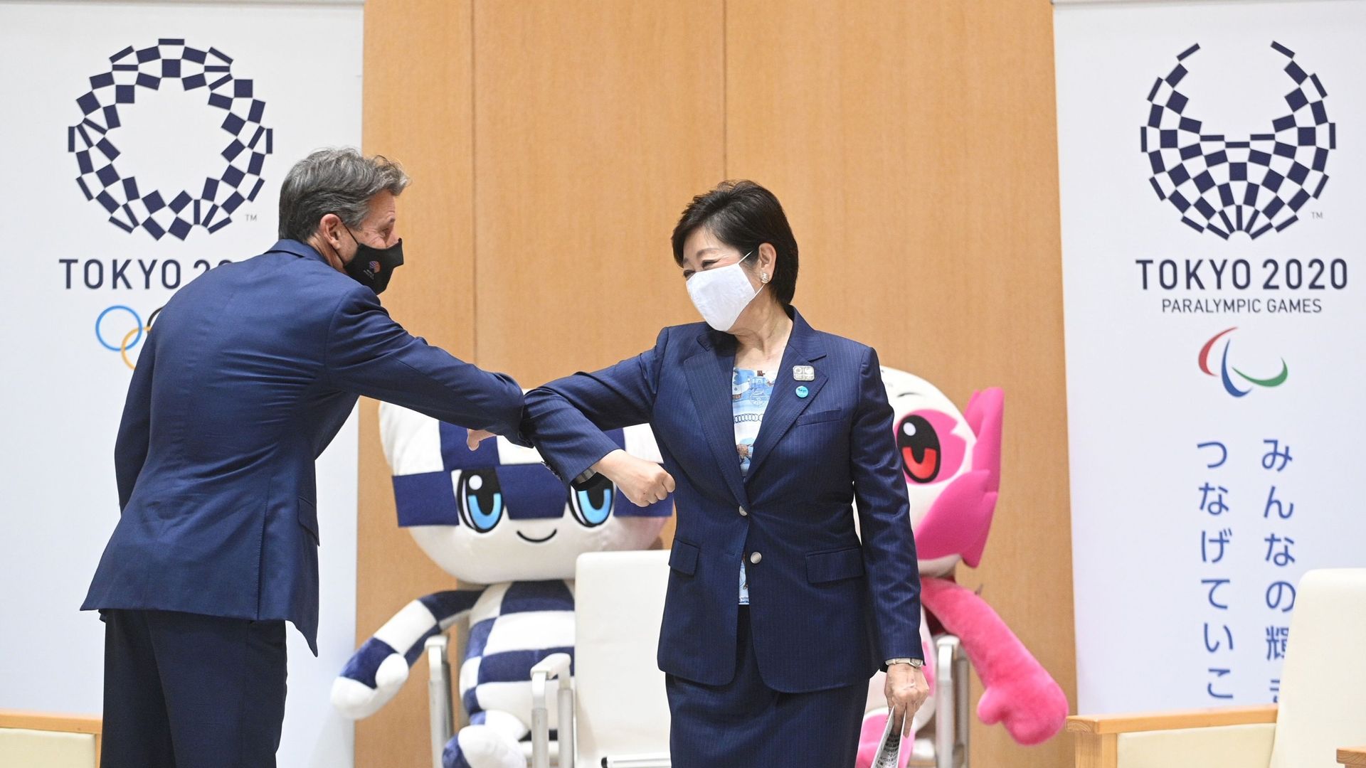 Sebastian Coe avec la gouverneure de Tokyo, Yuriko Koike lors d'un meeting en octobre dernier.