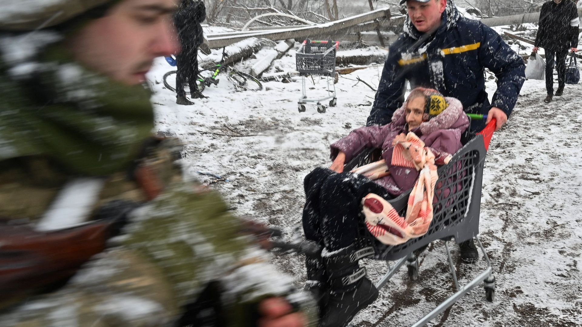 Photos de civils à Kiev.
