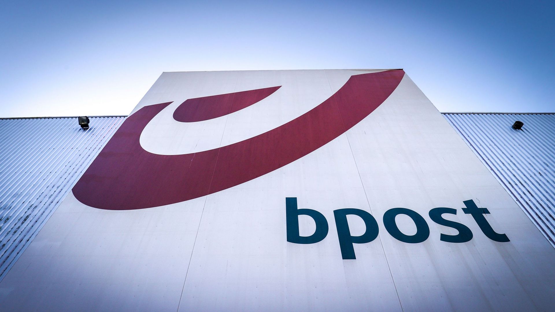 Dirk Tirez, CEO de bpost: La crise Covid a démontré l'excellence de notre  stratégie de transformation