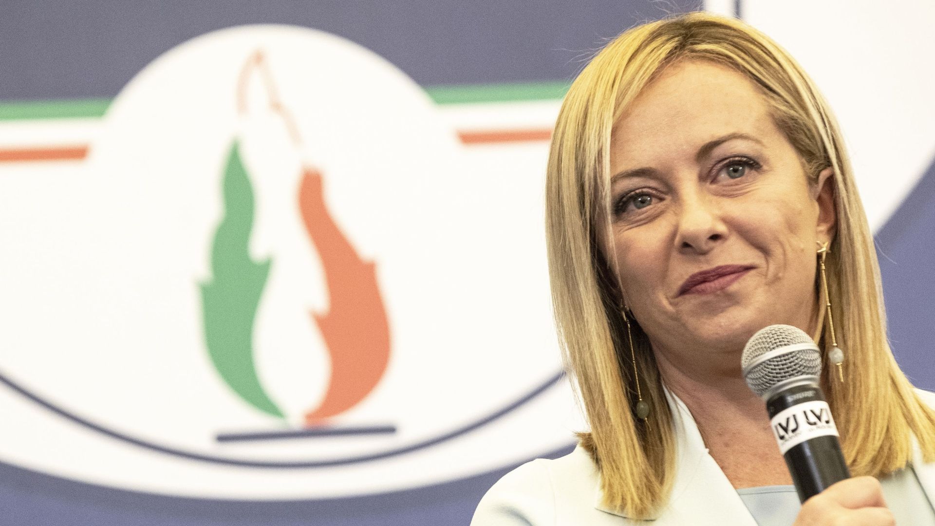 La dirigeante de Fratelli d'Italia Giorgia Meloni, s'adresse à ses partisans après sa victoire aux élections générales italiennes, le 26 septembre 2022 à Rome, en Italie.