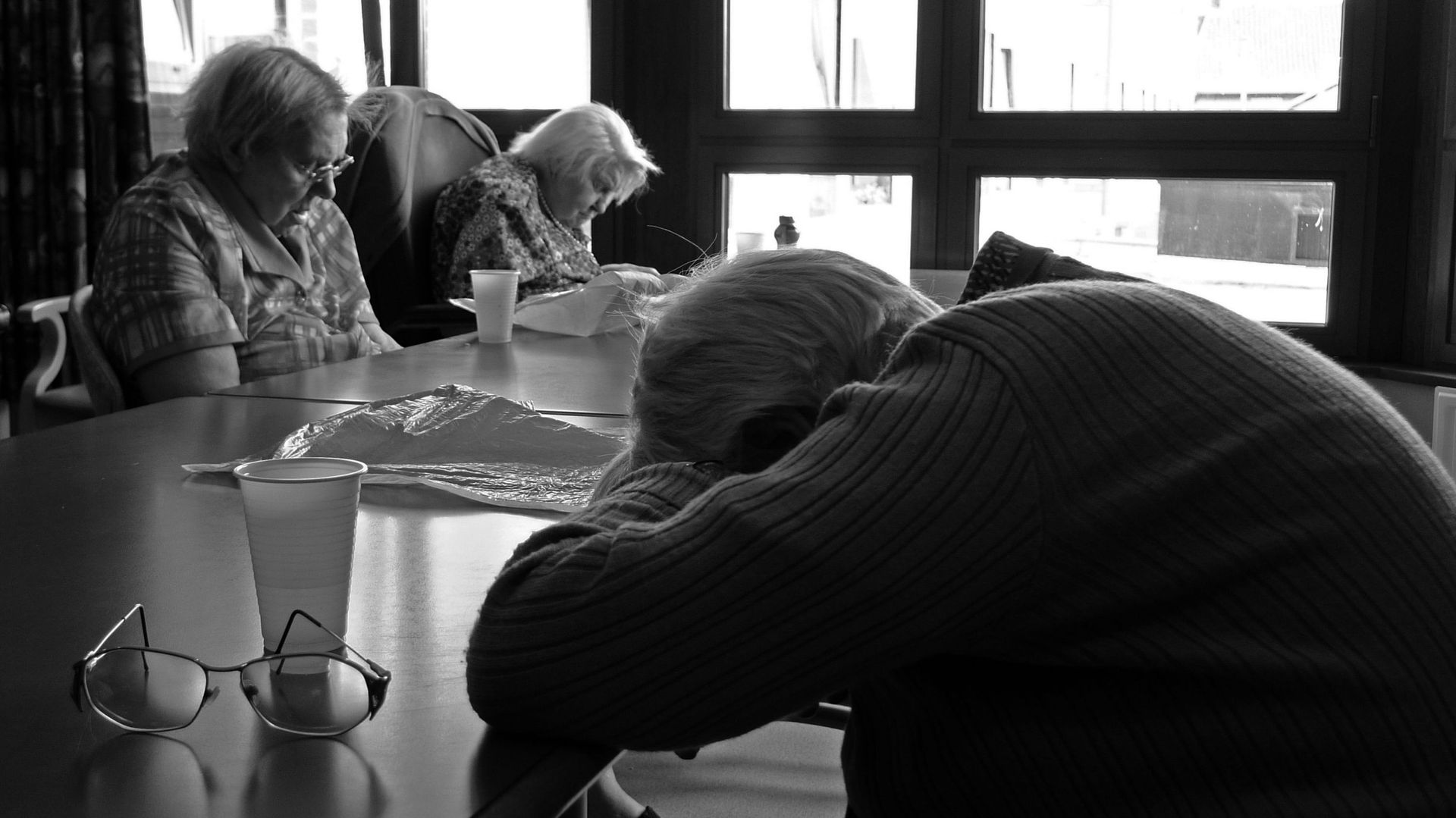 La maltraitance des personnes âgées peut prendre différentes formes.
