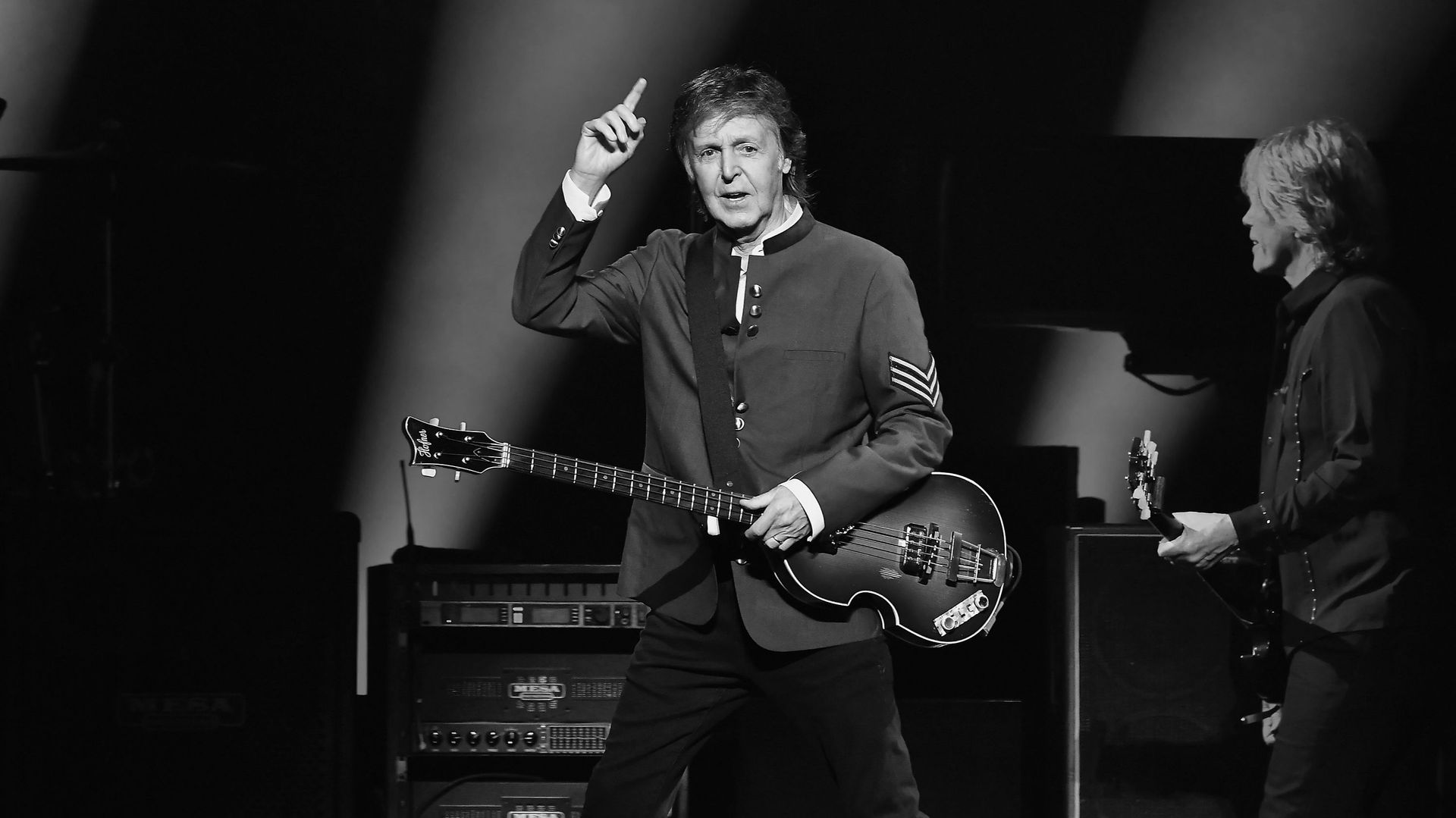 Paul McCartney fait le bonheur d’une musicienne de rue