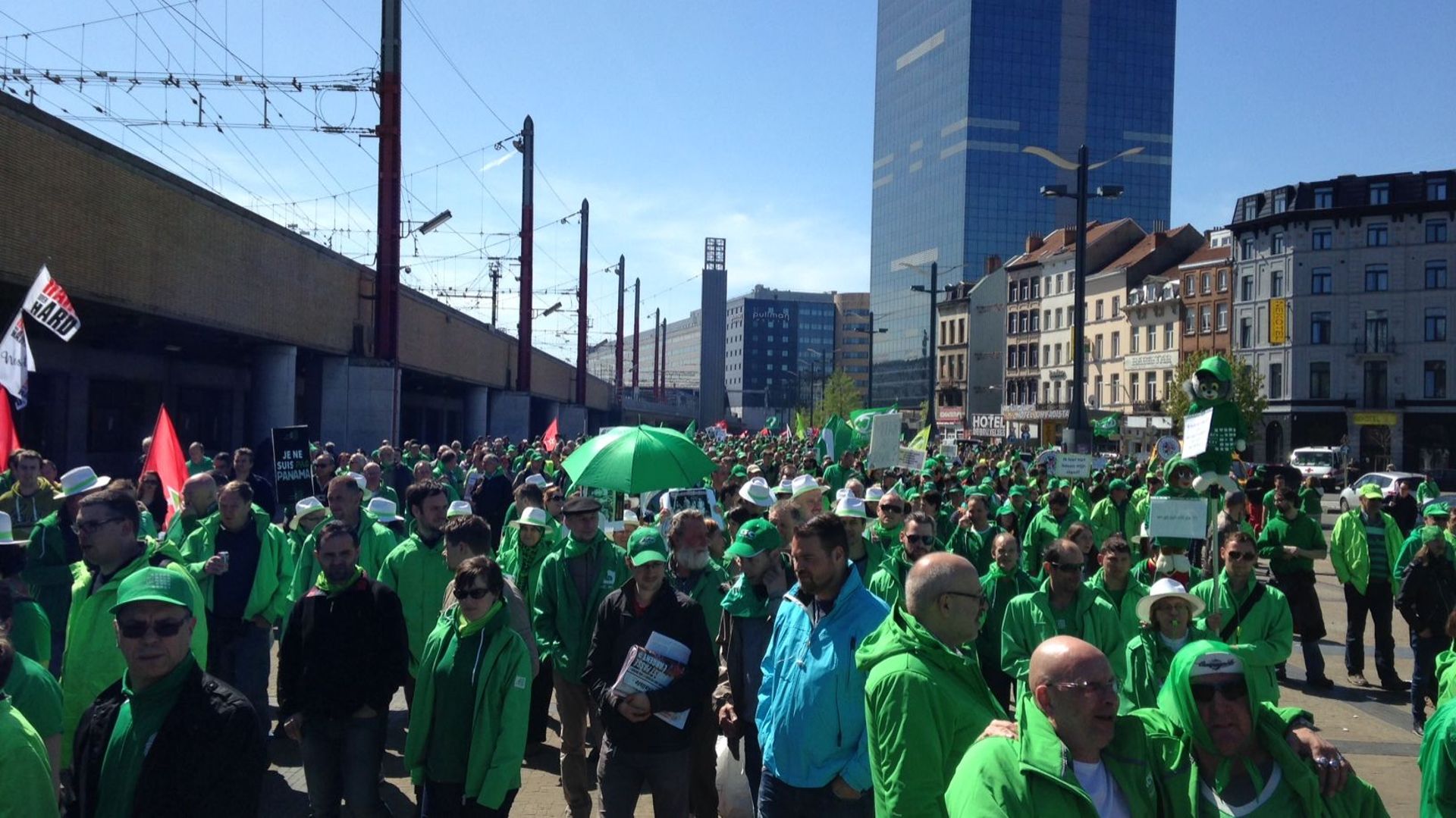 Près de 5000 militants défilent à Bruxelles ce mercredi