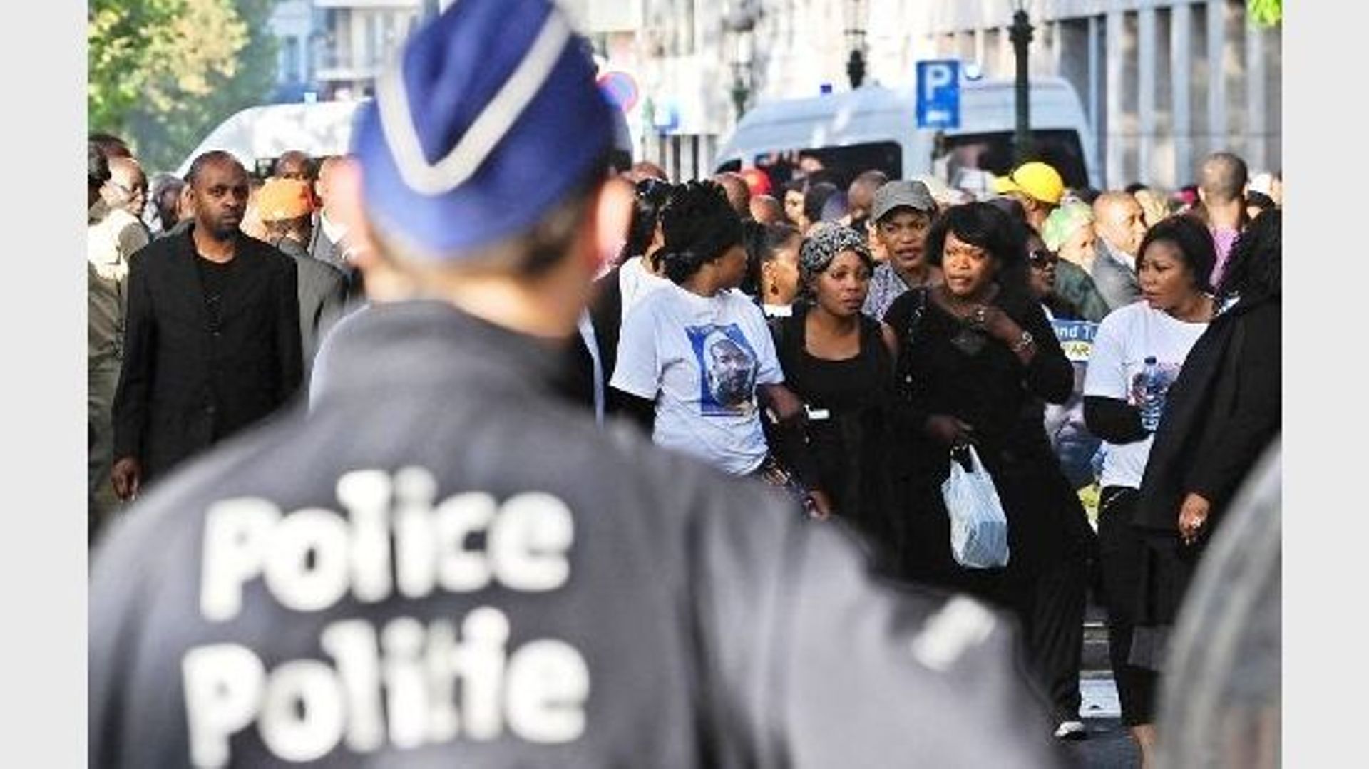 Matonge: tensions à la manifestation anti-Kabila - RTBF Actus