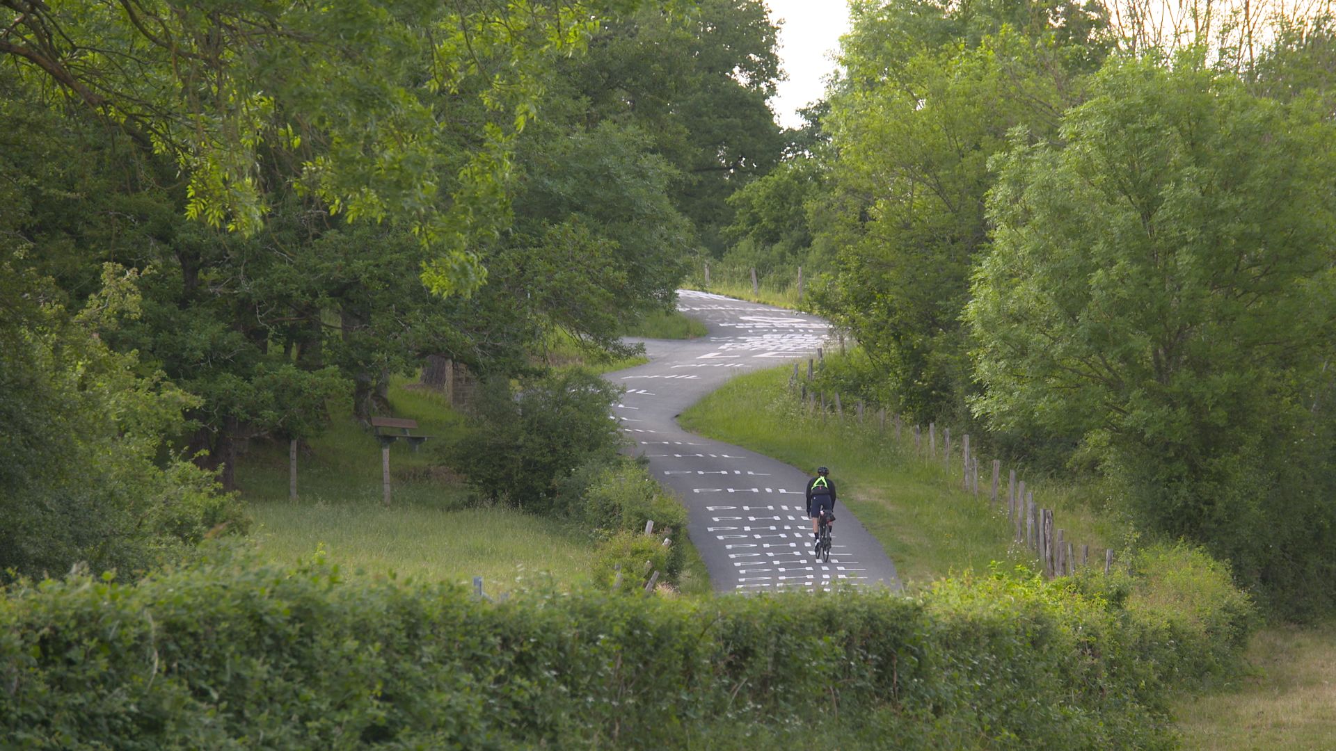 Le Koppenberg, le Mur de Grammont, le Mur de Huy ou encore La Redoute figurent sur le parcours de la Race Across Belgium, une épreuve extrême d'ultracyclisme