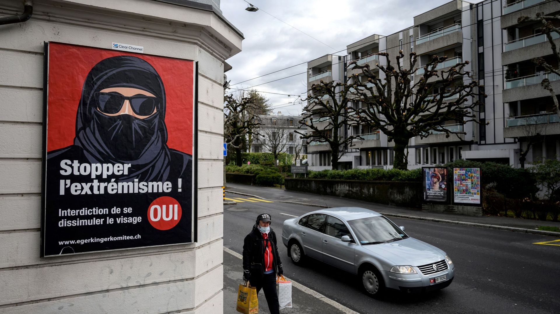Affiche dans les rues de Lausanne, en février 2021